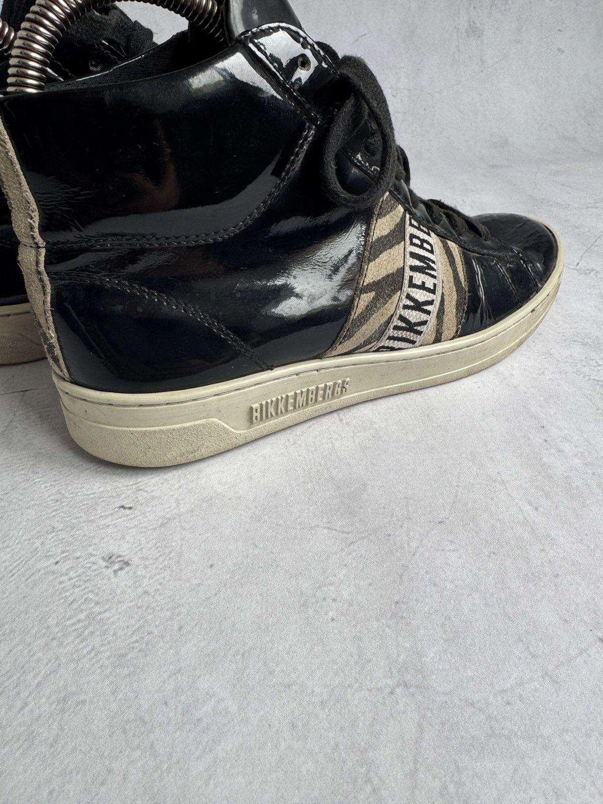 Dirk Bikkembergs Bikkembergs High Top Sneakers Zebra Stripe Size US 7 / IT 37 - 9 Thumbnail