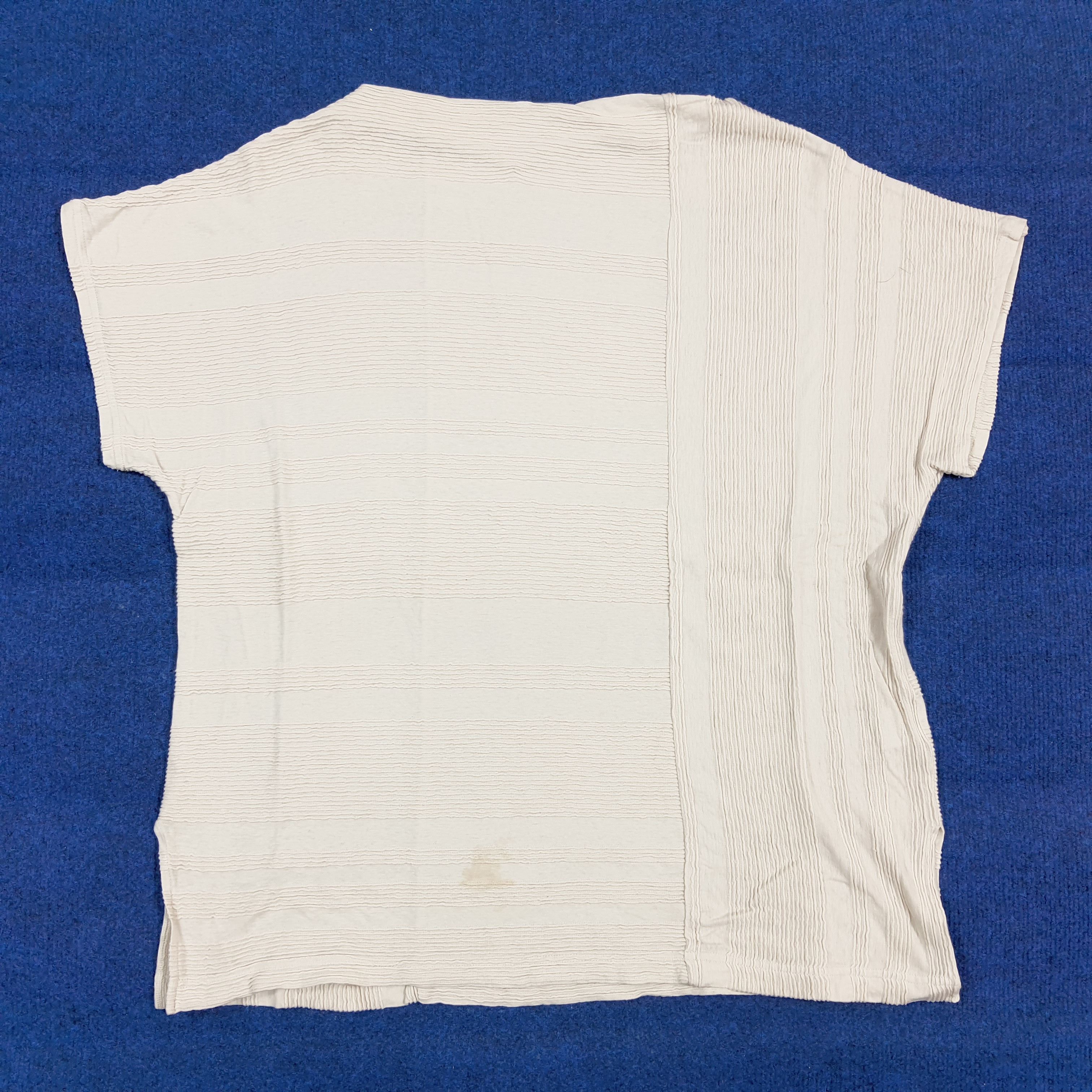 Issey Miyake Vintage Plantation Issey Miyake Crinkle Pleated Top C301N72 Size M / US 6-8 / IT 42-44 - 1 Thumbnail