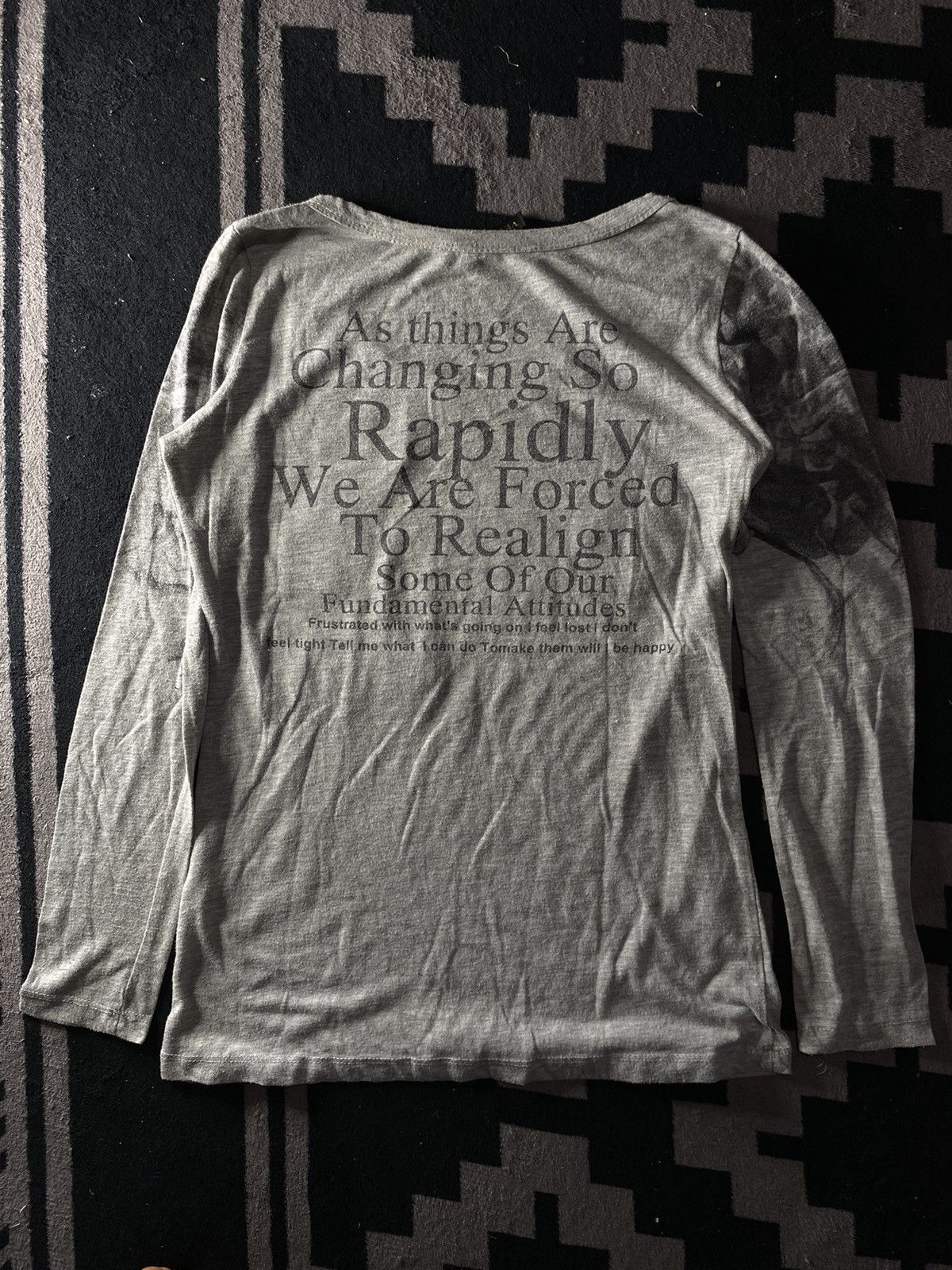 5351 POUR LES HOMMES Velvet 70’ smoke poem patch work Longsleeve tee Size US M / EU 48-50 / 2 - 2 Thumbnail