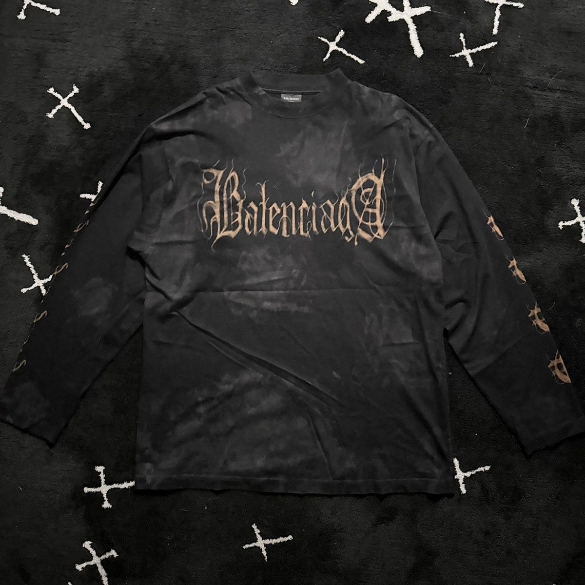Balenciaga SS23 - Black Muddy Metal Logo Longsleeve Size US L / EU 52-54 / 3 - 1 Thumbnail