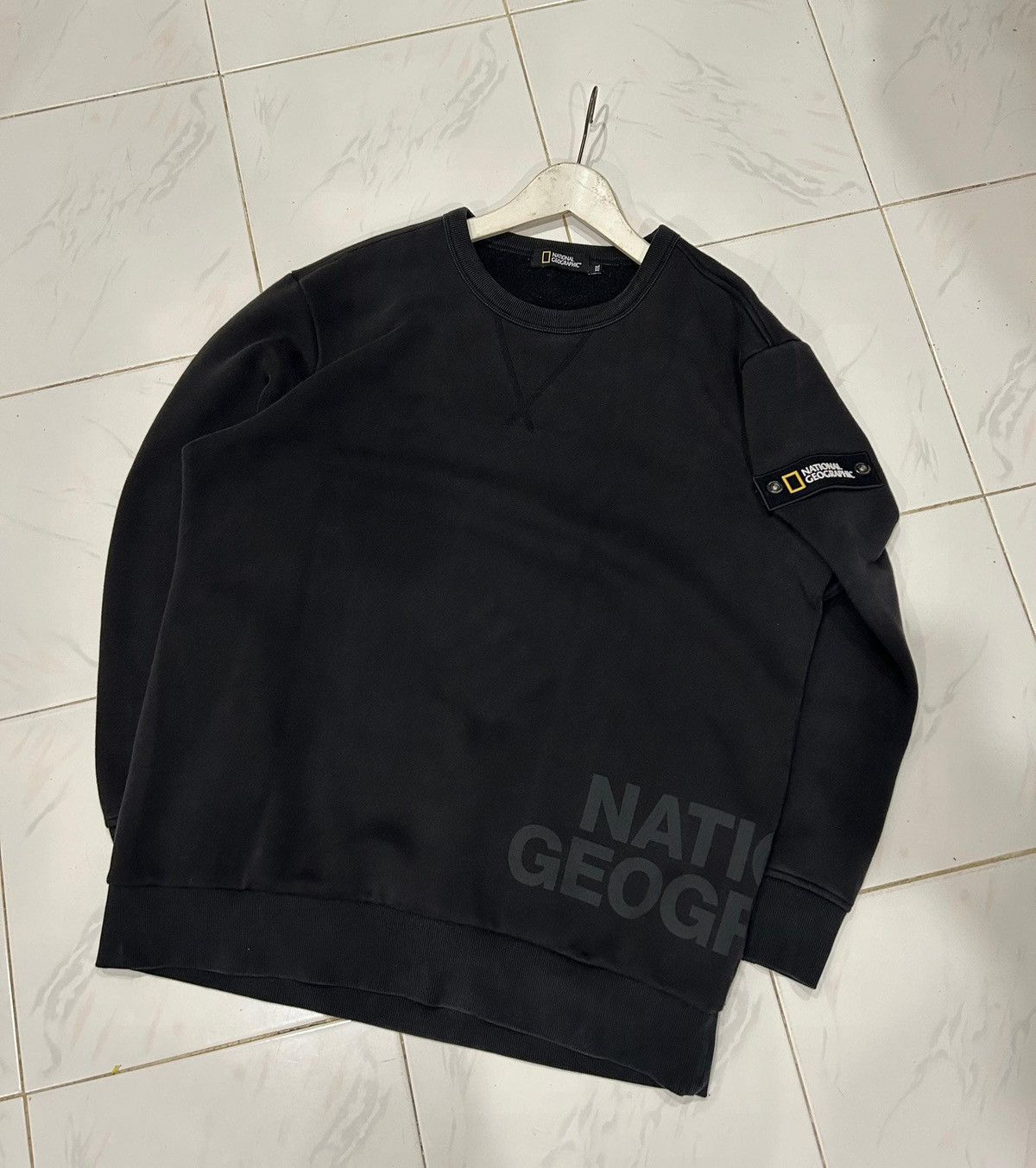 Other NATIONAL GEOGRAPHIC SWEATSHIRT SPELLOUT (SOLD) Size US XL / EU 56 / 4 - 1 Thumbnail