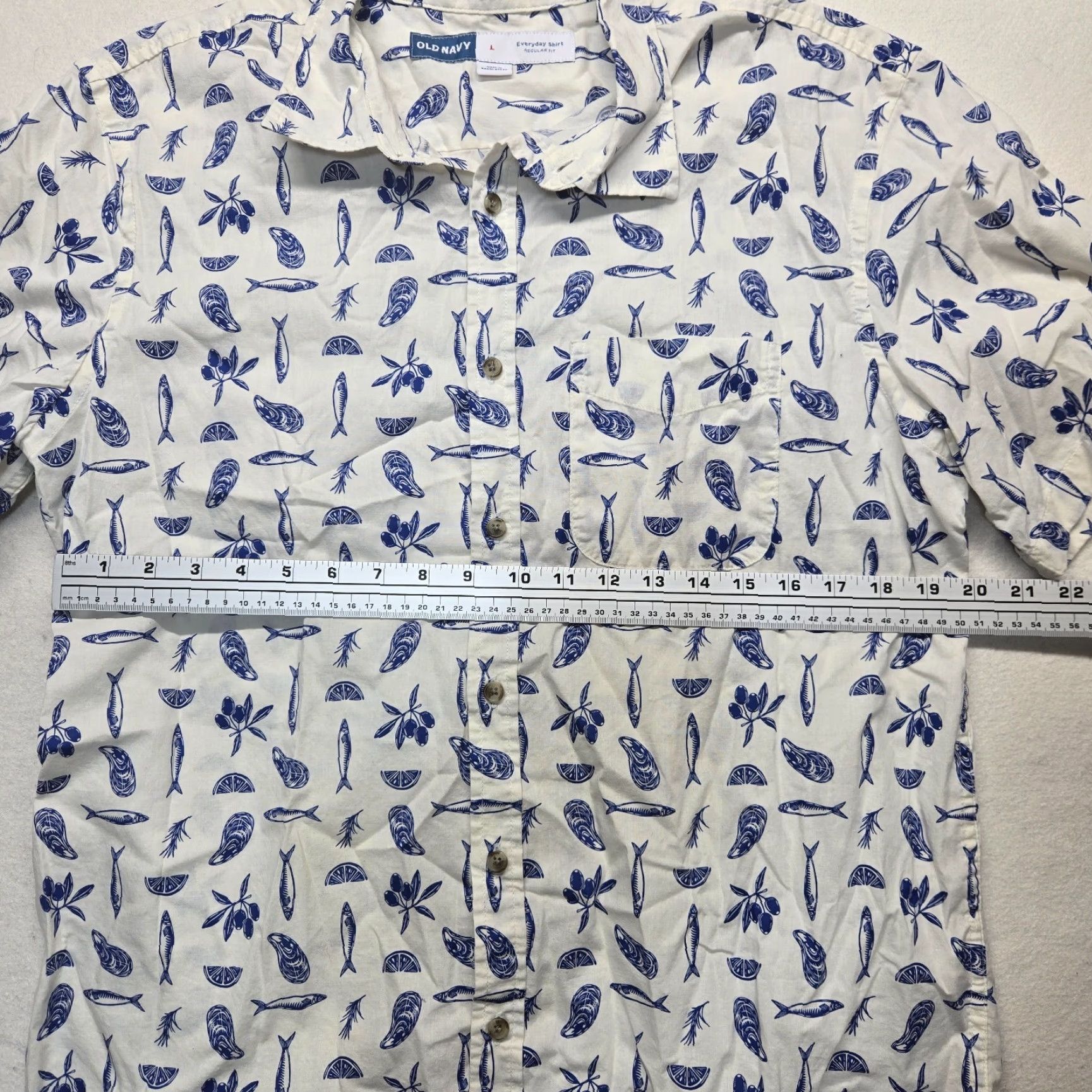 Old Navy Old Navy Men's Short Sleeve Button-Up Shirt Hawaiian All Over Fish Print White L Size US L / EU 52-54 / 3 - 4 Thumbnail