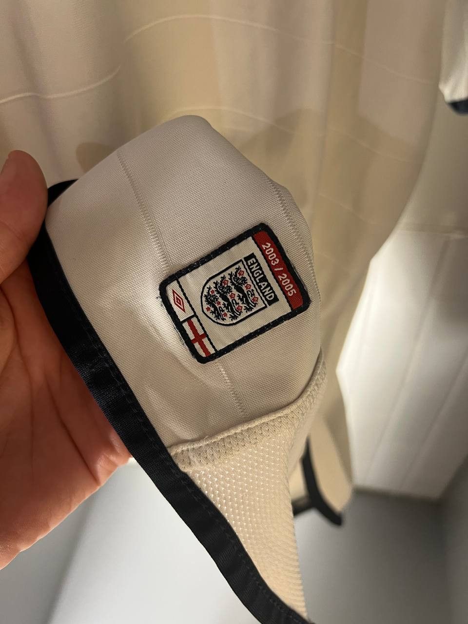 Umbro VINTAGE UMBRO ENGLAND RETRO SOCCER JERSEY MANCHESTER 90s Y2K Size US M / EU 48-50 / 2 - 6 Thumbnail