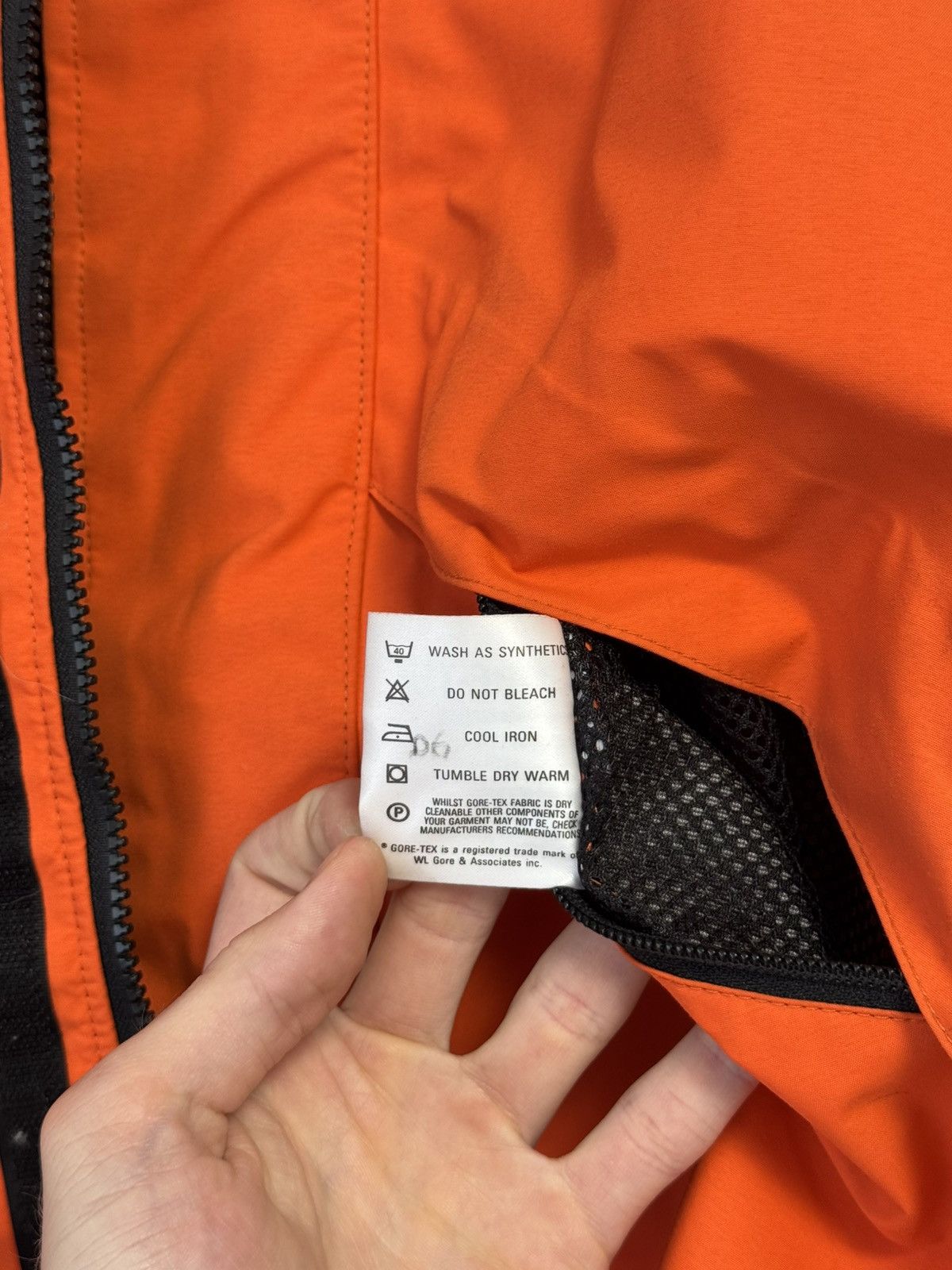 Berghaus Vintage Berghaus Gore-Tex Jacket Orange Mens Outdoor Size US S / EU 44-46 / 1 - 20 Thumbnail