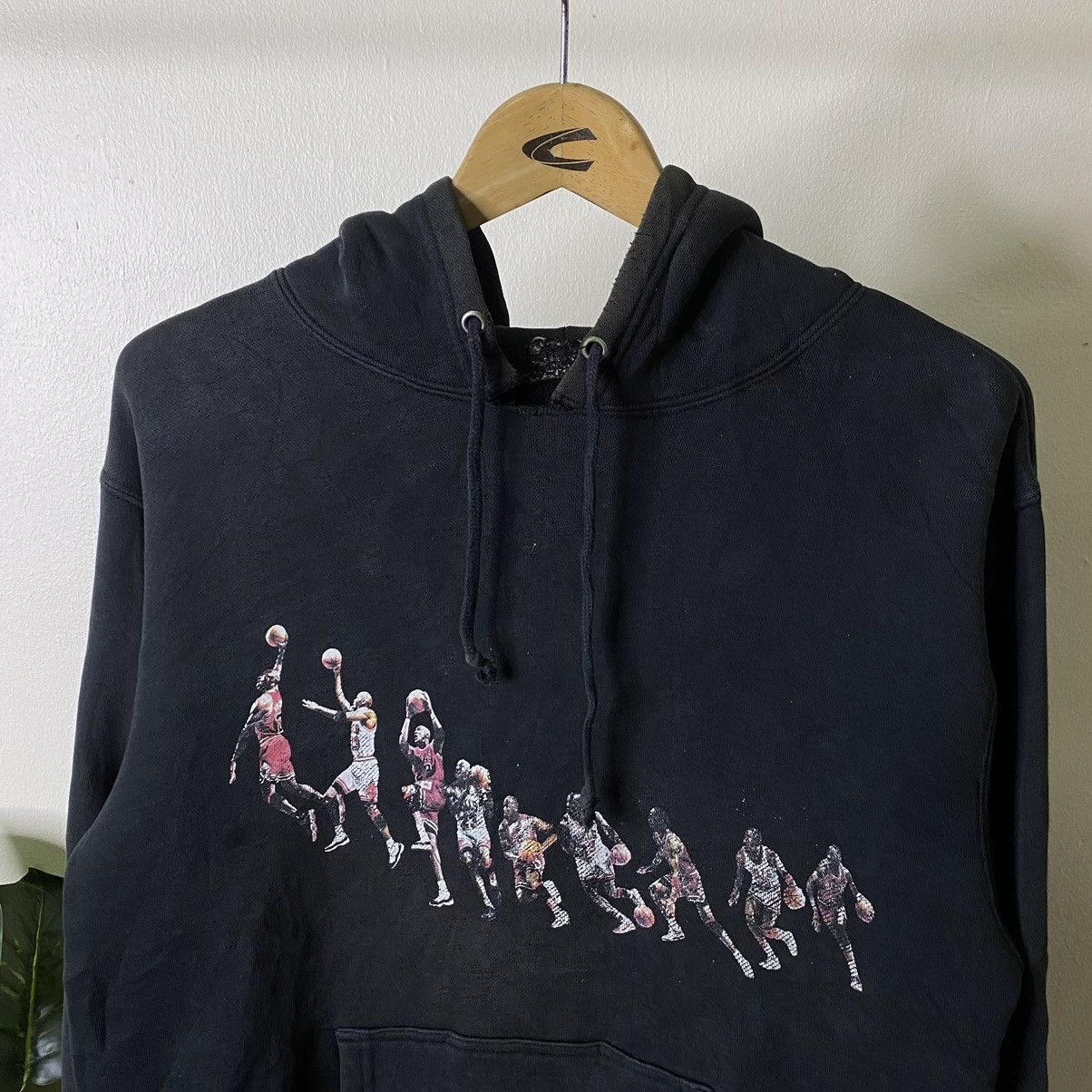 Jordan Brand × NBA × Vintage Vintage Michael Jordan Flying Man NBA Pullover Hoodie Size US M / EU 48-50 / 2 - 2 Thumbnail