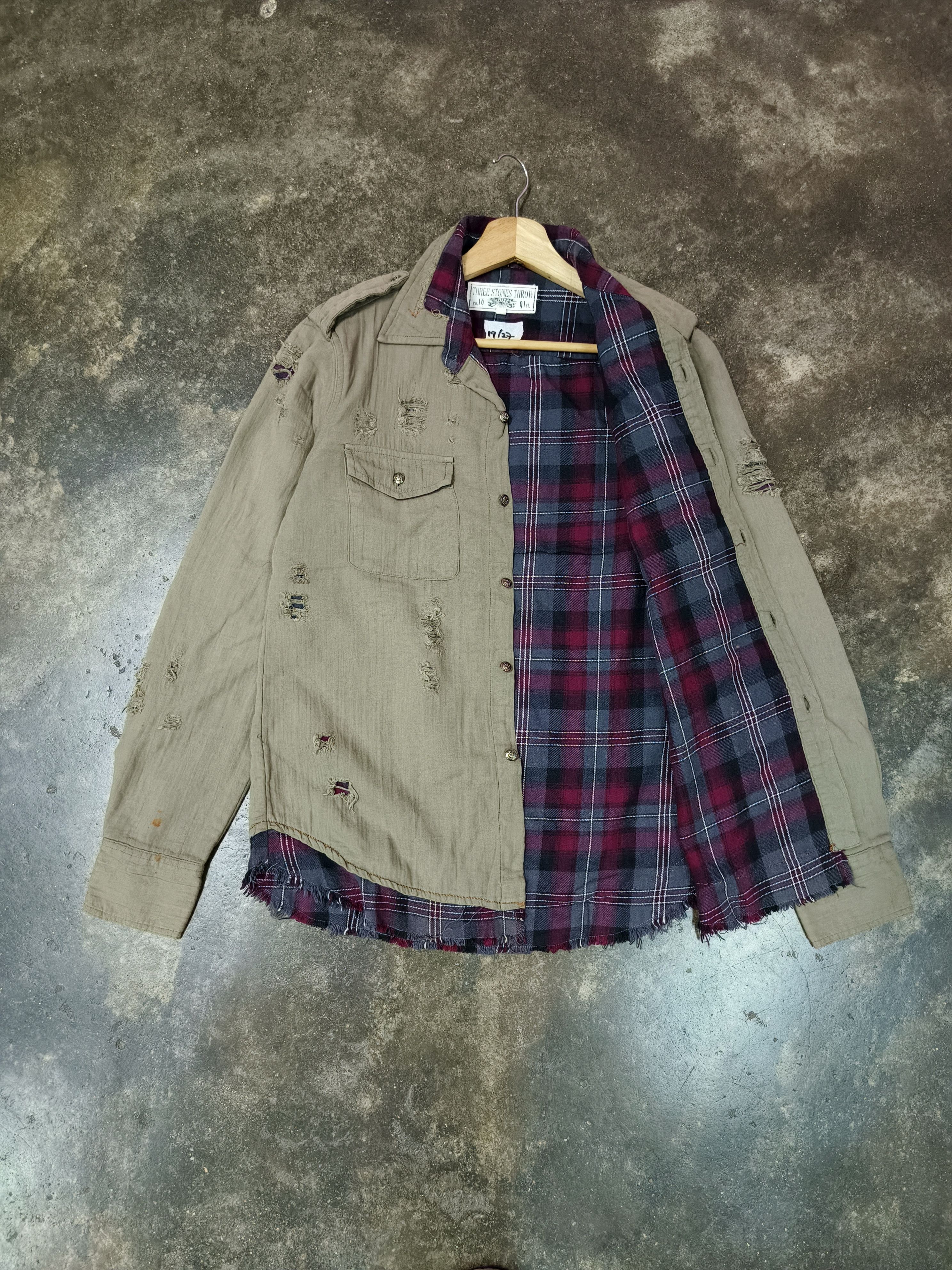 If Six Was Nine THREE STONES THROW DISTRESSED SHIRT BUTTON UP Size US L / EU 52-54 / 3 - 2 Thumbnail