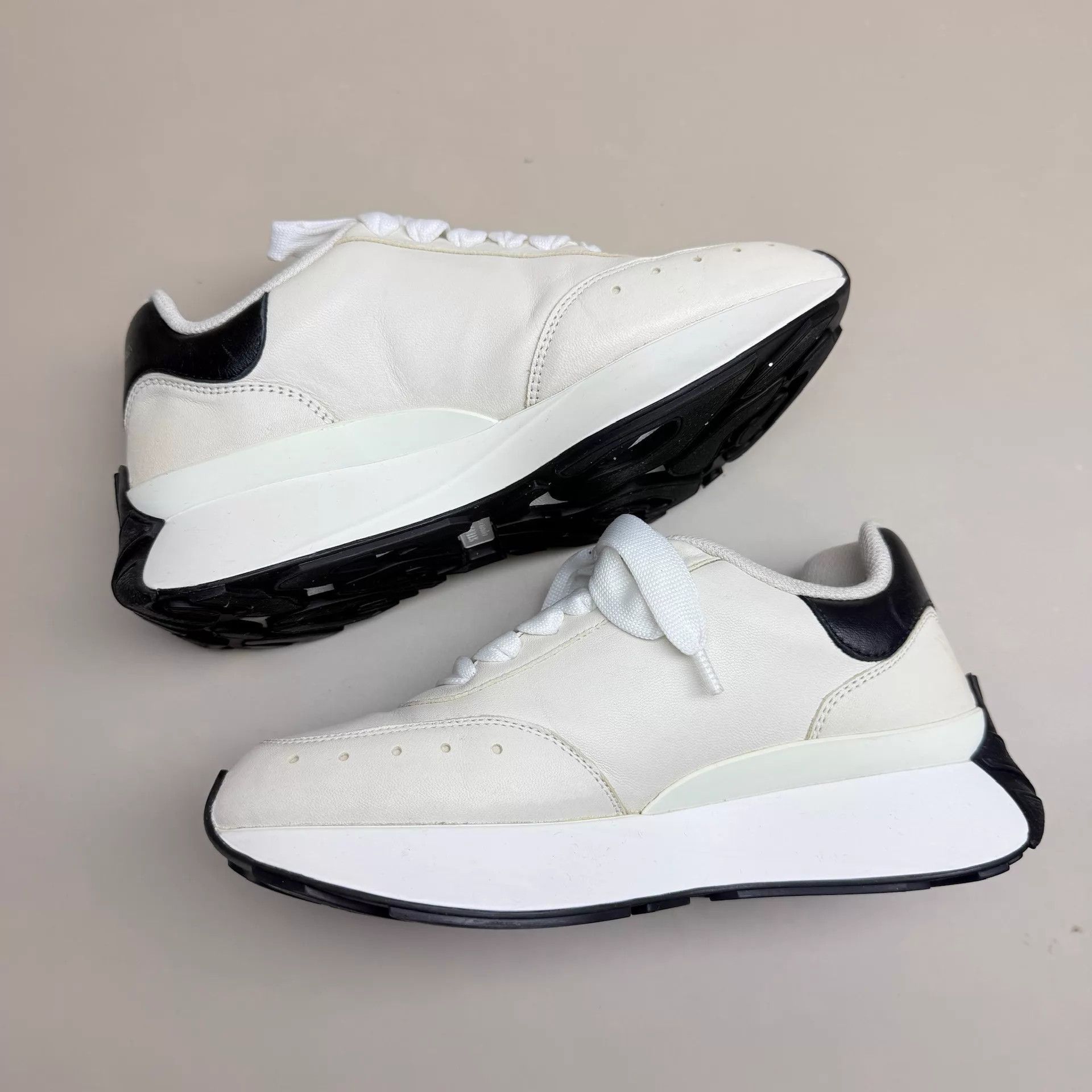 Alexander McQueen Alexander McQueen Sprint Runner Black White 35 Size US 4.5 / IT 34.5 - 5 Thumbnail