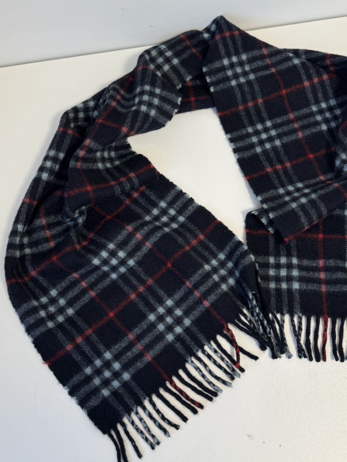 Burberry Burberry 100% Cashmere Scarf Nova Check Navy Fringe Luxury Size ONE SIZE - 8 Thumbnail