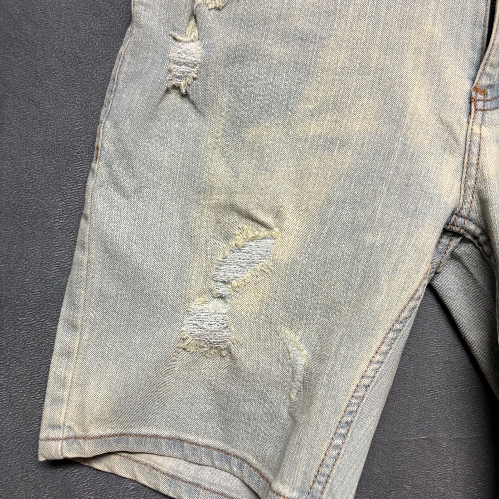 Ring Of Fire Ring Of Fire Distress Ripper Jorts Denim Shorts Blue Bleach Size US 30 / EU 46 - 5 Thumbnail
