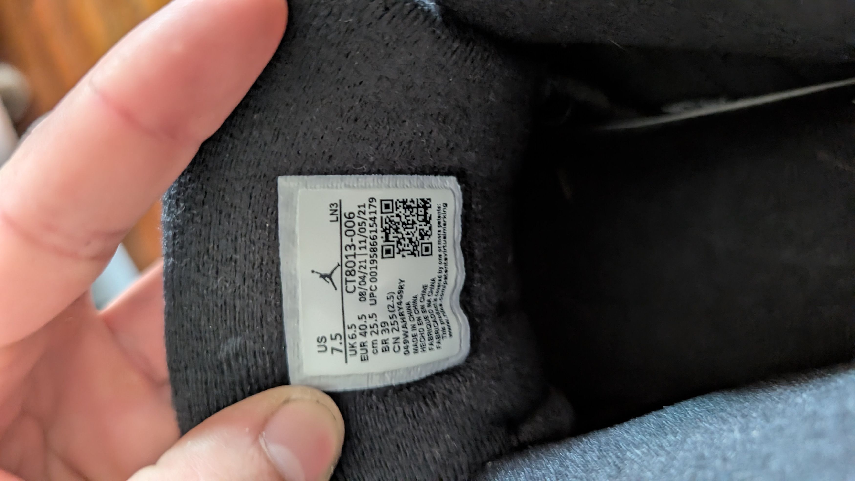 Nike Jordan 12 retro Size US 7.5 / EU 40-41 - 7 Thumbnail