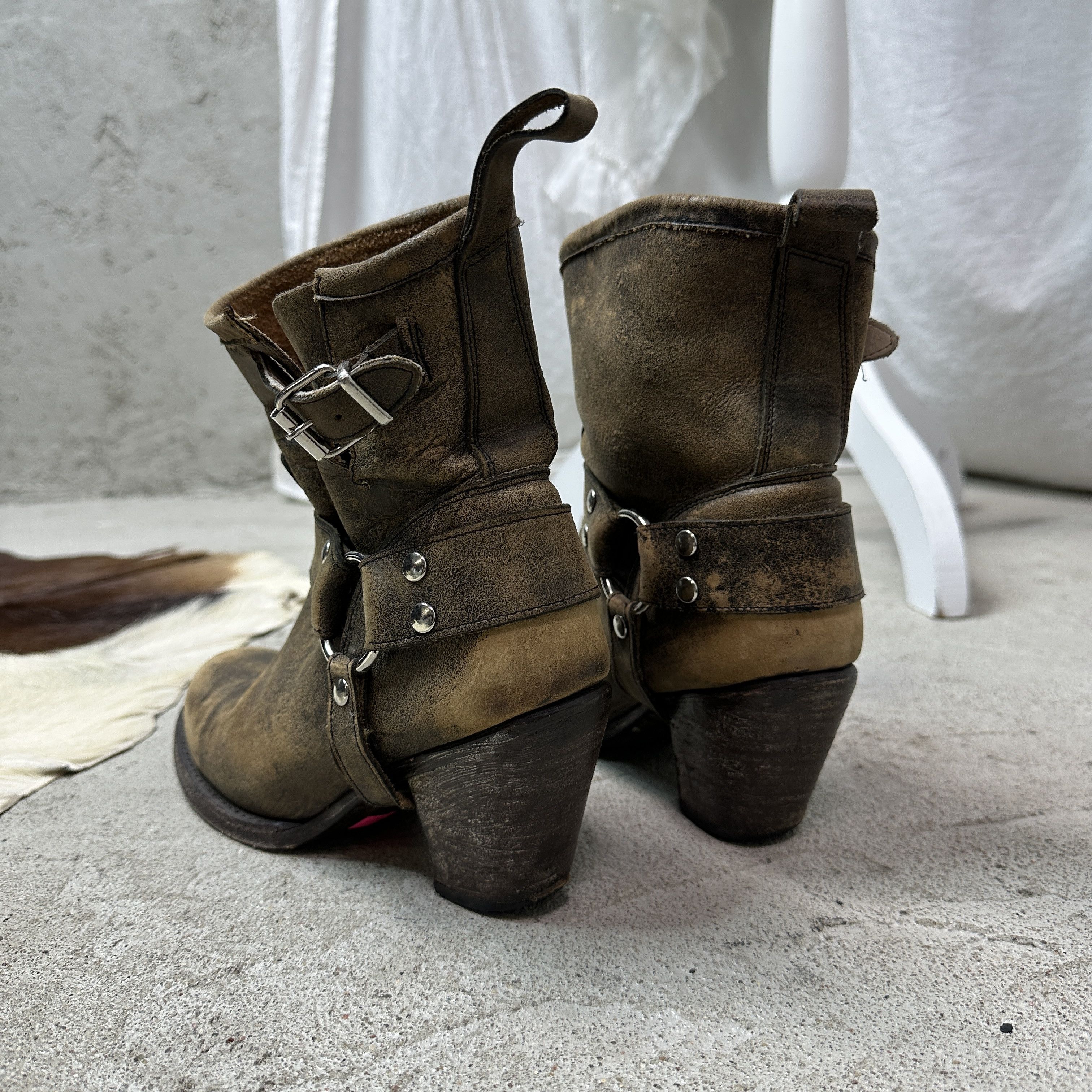 Buffalo London Vintage Washed Buckled Buffalo Cowboy Boots Y2K Size US 7 / IT 37 - 5 Thumbnail
