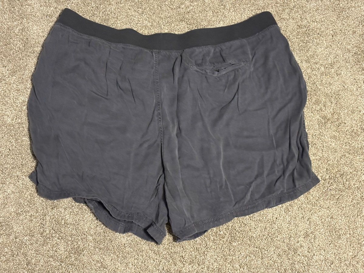 Sonoma (Sonoma) Gray Plus Size Shorts: Size 2XL Size 42" / US 20 - 2 Thumbnail