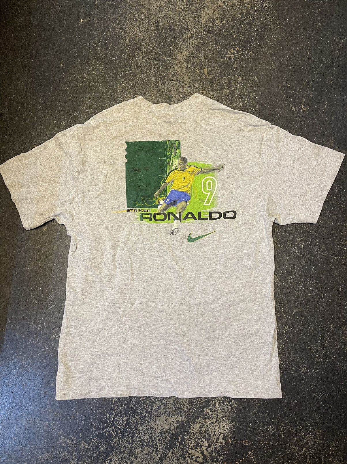 Nike × Vintage Vintage NIKE R9 RONALDO BRAZIL T SHIRT Size US L / EU 52-54 / 3 - 1 Thumbnail