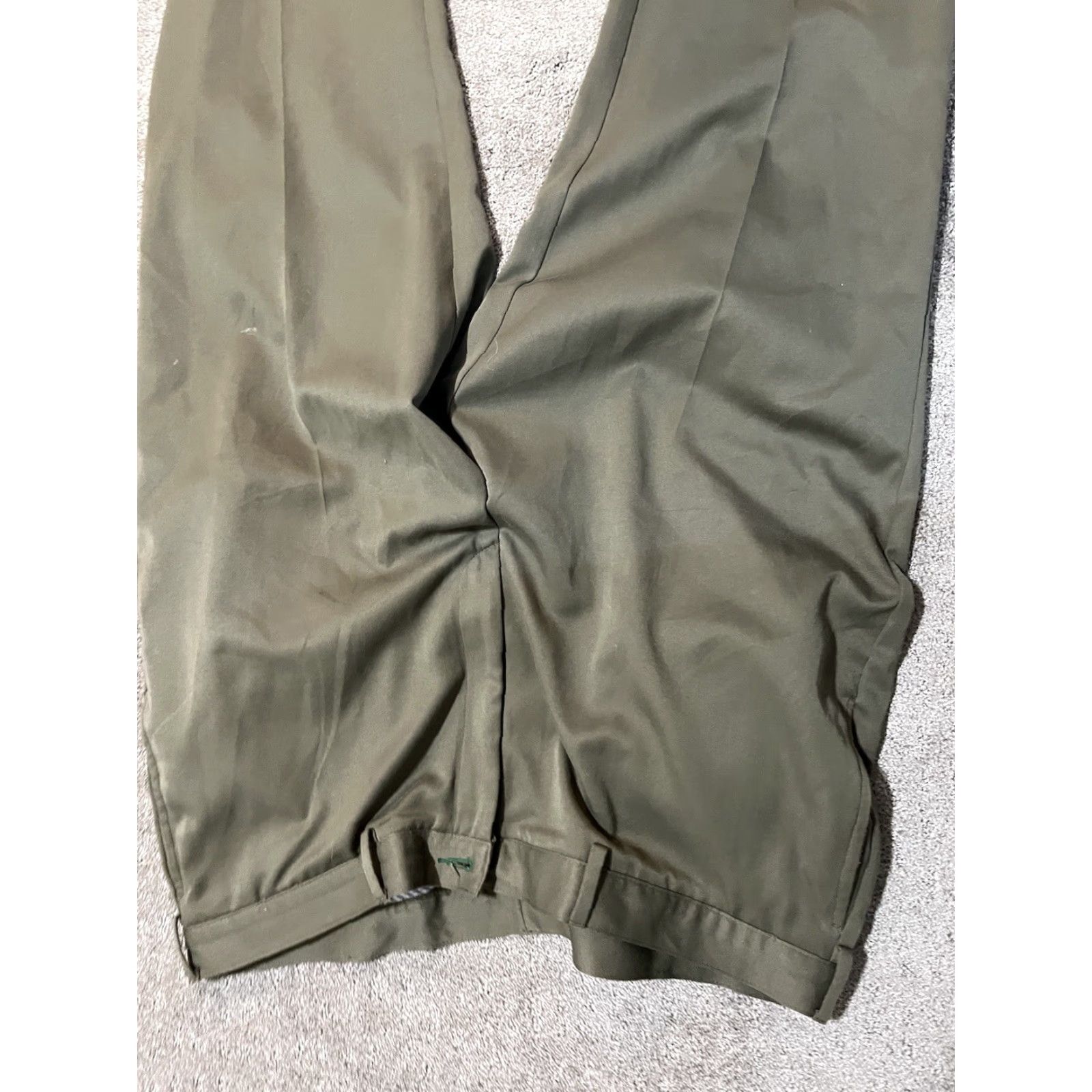 Tommy Hilfiger VINTAGE Tommy Hilfiger Pants Flat Front 42x32 Green Classic Mens Pants 42 Regular Polyester Microfiber Wrinkle Resistant 90s Preppy Vintage Core Men Size US 42 / EU 58 - 4 Thumbnail