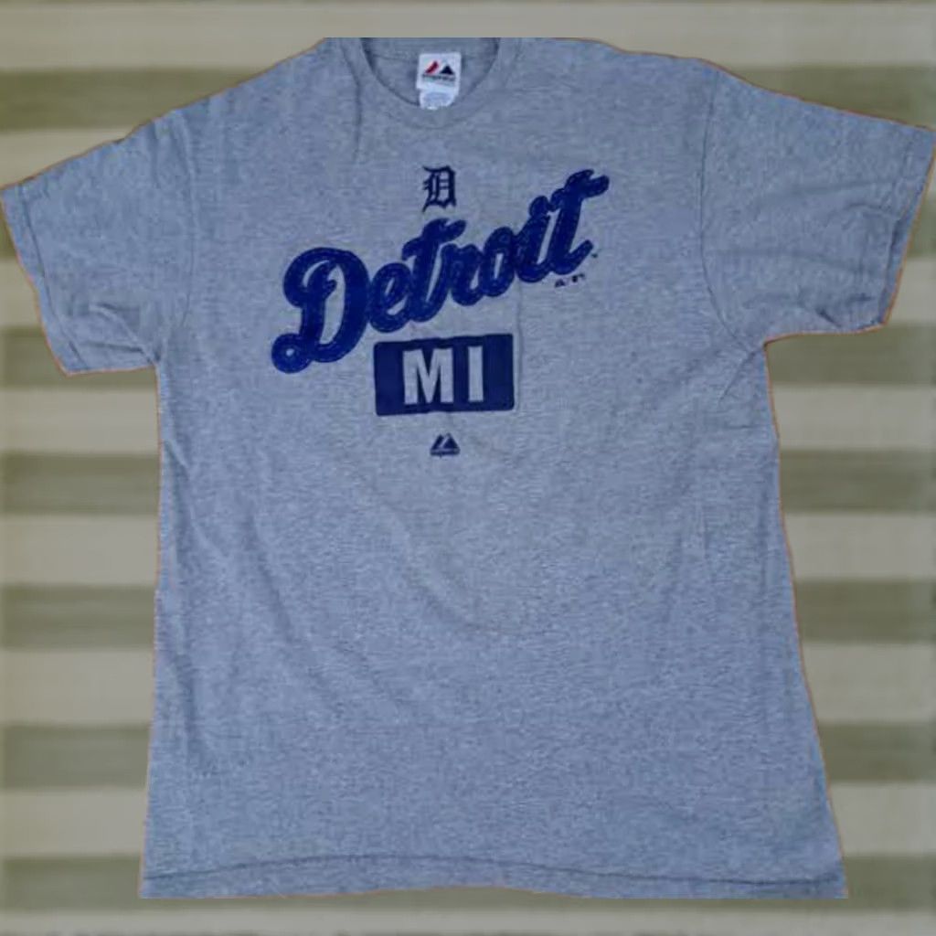Vintage Majestic Detroit Michigan T-Shirt Size L Gray Regular Short Sleeve Baseball Embossed Print Men Size US L / EU 52-54 / 3 - 1 Thumbnail