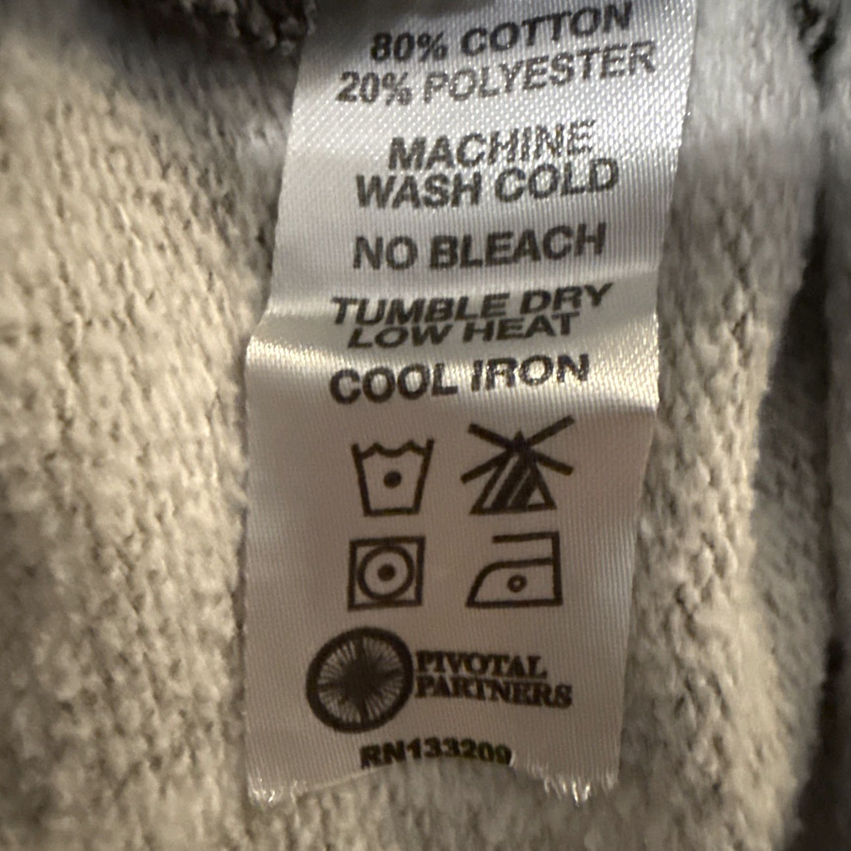 Realtree Realtree Hoodie Camouflage Logo Pullover Medium Men’s Kangaroo Pocket Hooded Camouflage Pattern Outdoor Hunting Size US M / EU 48-50 / 2 - 7 Thumbnail