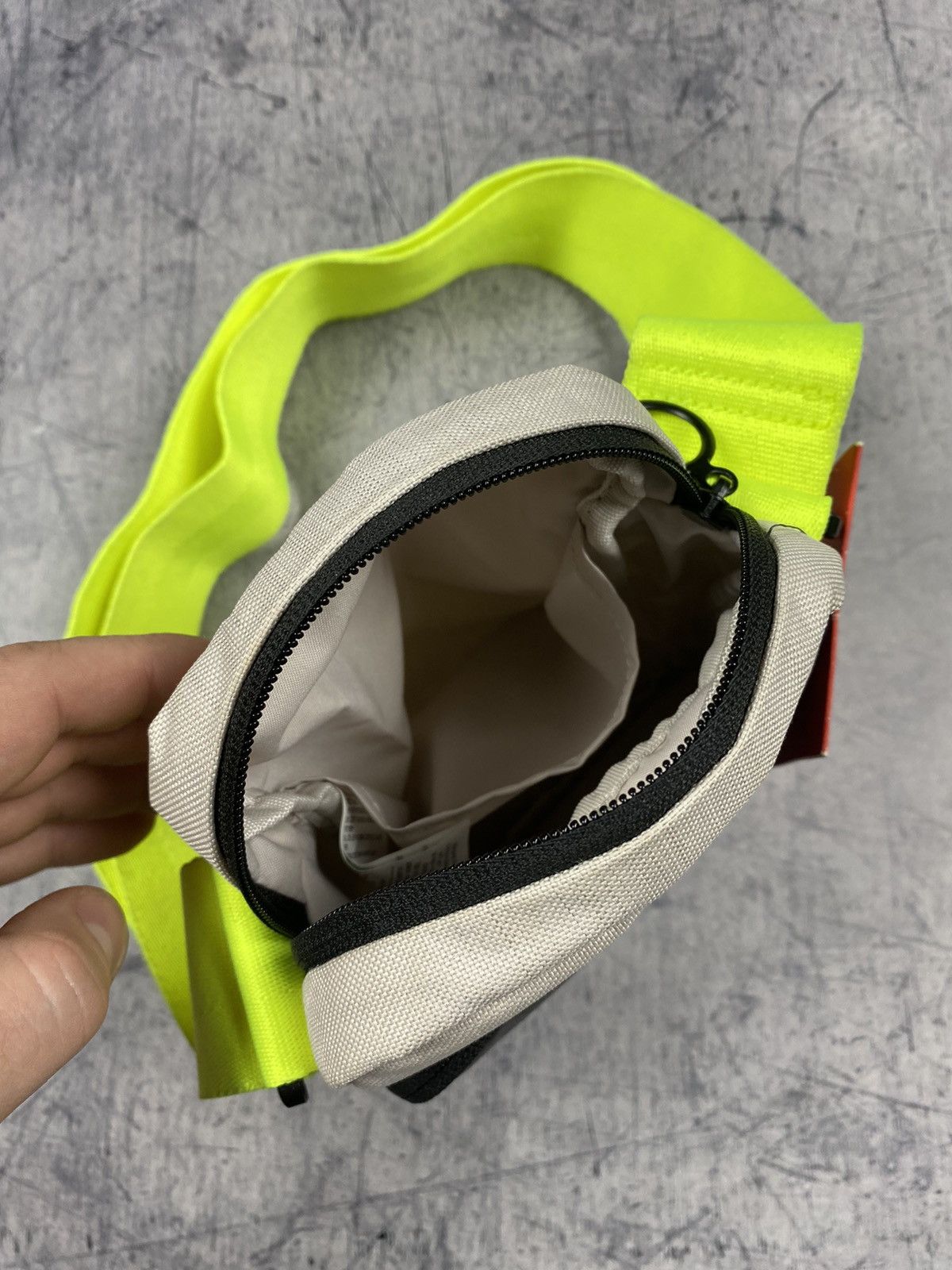 Nike Nike Sportwear Essentials Crossbody Drill Bag (1L) Size ONE SIZE - 13 Thumbnail