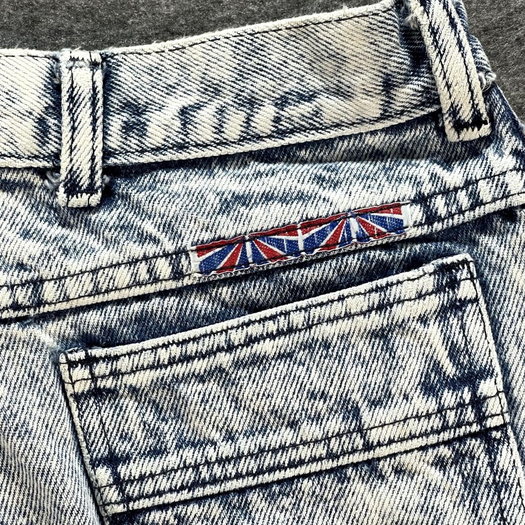 Vintage VINTAGE Bristol Blues Jeans Mens 30x34 Acid Wash Made USA Union Jack Patch 90s Jeans Mens 30 34 Blue Cotton Denim Straight Pocket Union Jack 90s Size US 30 / EU 46 - 5 Thumbnail