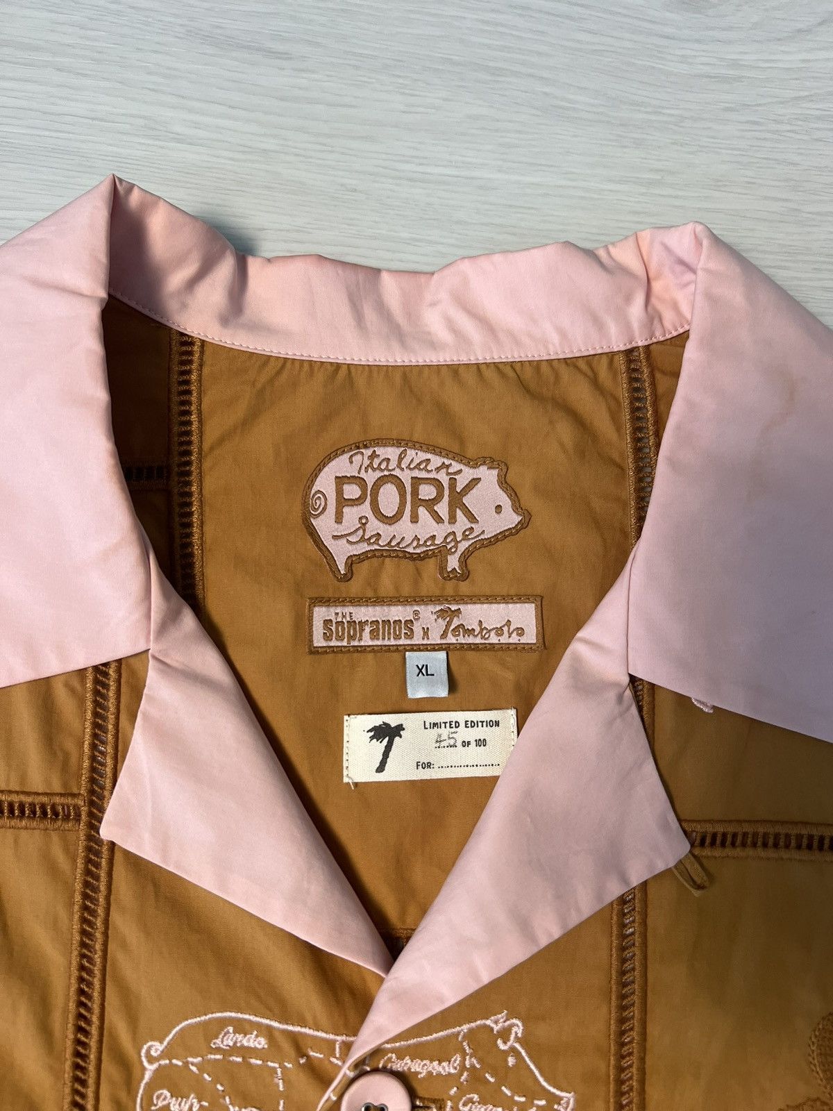 Tombolo Sopranos x Tombolo Pork Button Up Size US XL / EU 56 / 4 - 2 Thumbnail