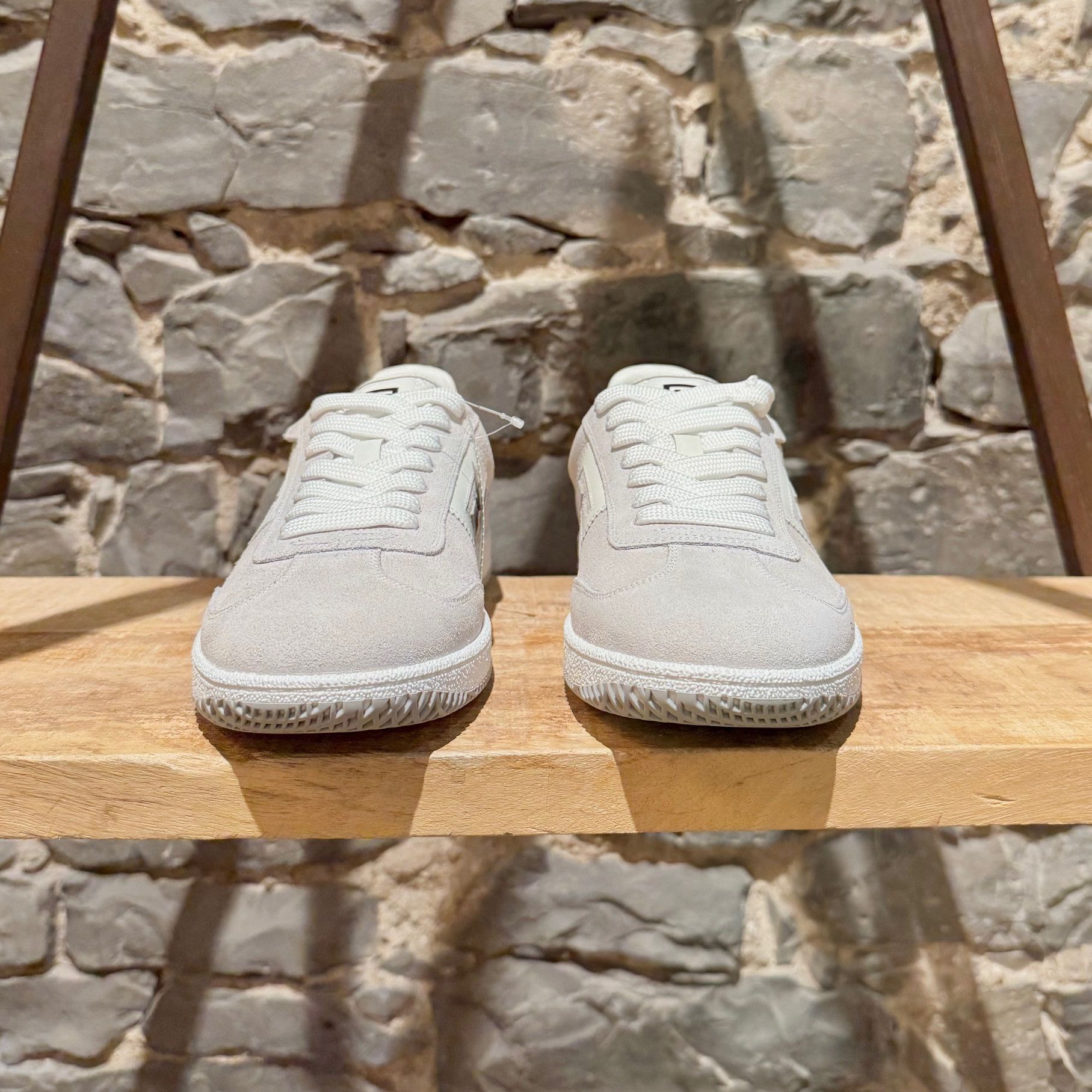 Balmain Balmain Grey Suede Swan Logo Low-top Sneakers Size US 8 / EU 41 - 3 Thumbnail