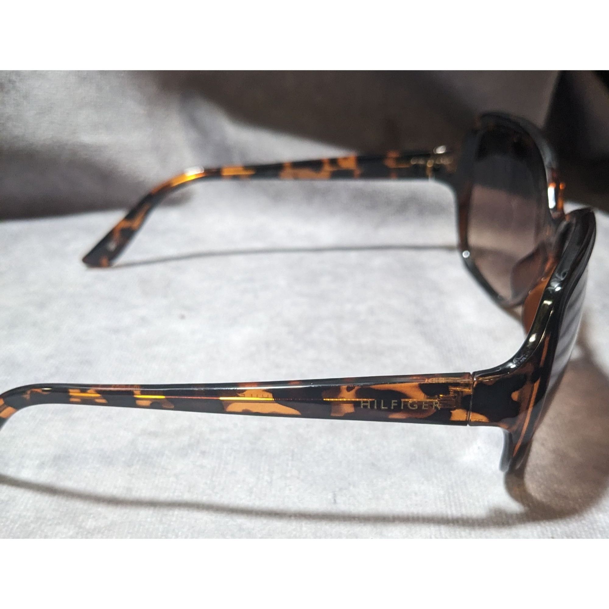 Tommy Hilfiger Tommy Hilfiger Retro Tortoise Sunglasses Size ONE SIZE - 2 Thumbnail