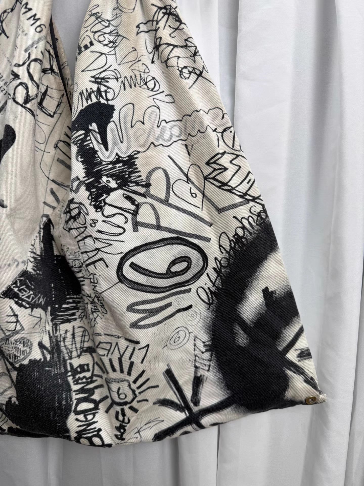 Maison Margiela Maison Margiela MM6 Graffiti Tote Bag K20 Size ONE SIZE - 6 Thumbnail