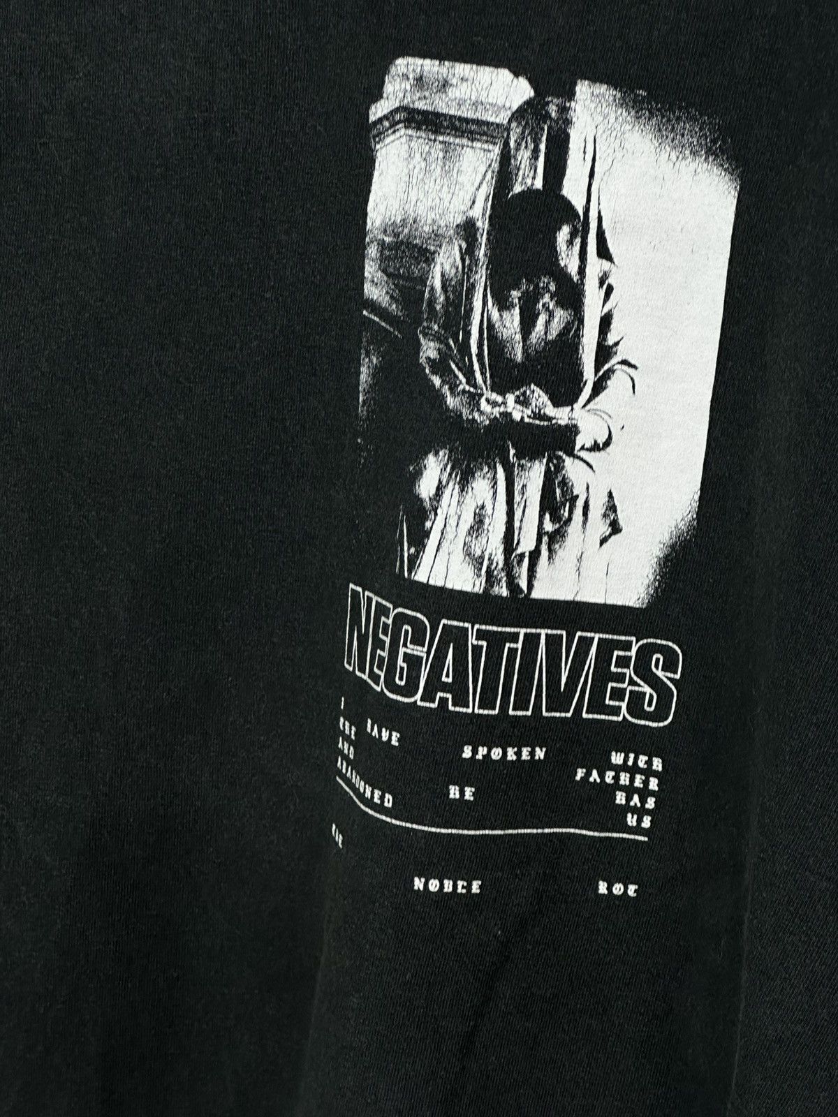 Band Tees NEGATIVES Rock Band T-Shirt Y2K Size US M / EU 48-50 / 2 - 6 Thumbnail