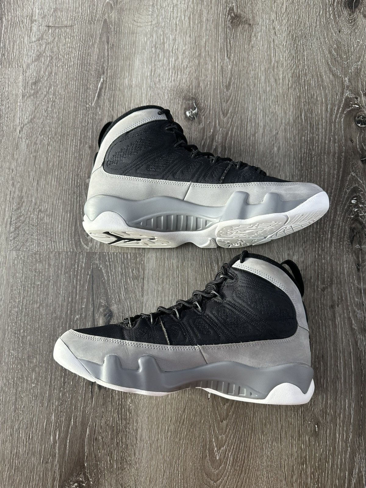 Jordan Brand Air Jordan 9 Retro “Particle Grey” **PRE-OWNED** Size US 8 / EU 41 - 2 Thumbnail