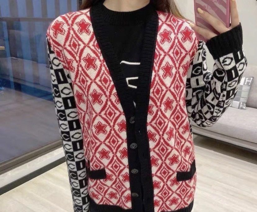 Gucci Gucci Wool V-neck Cardigan Long Sleeve Knitted Coat K26WX Size S / US 4 / IT 40 - 4 Thumbnail