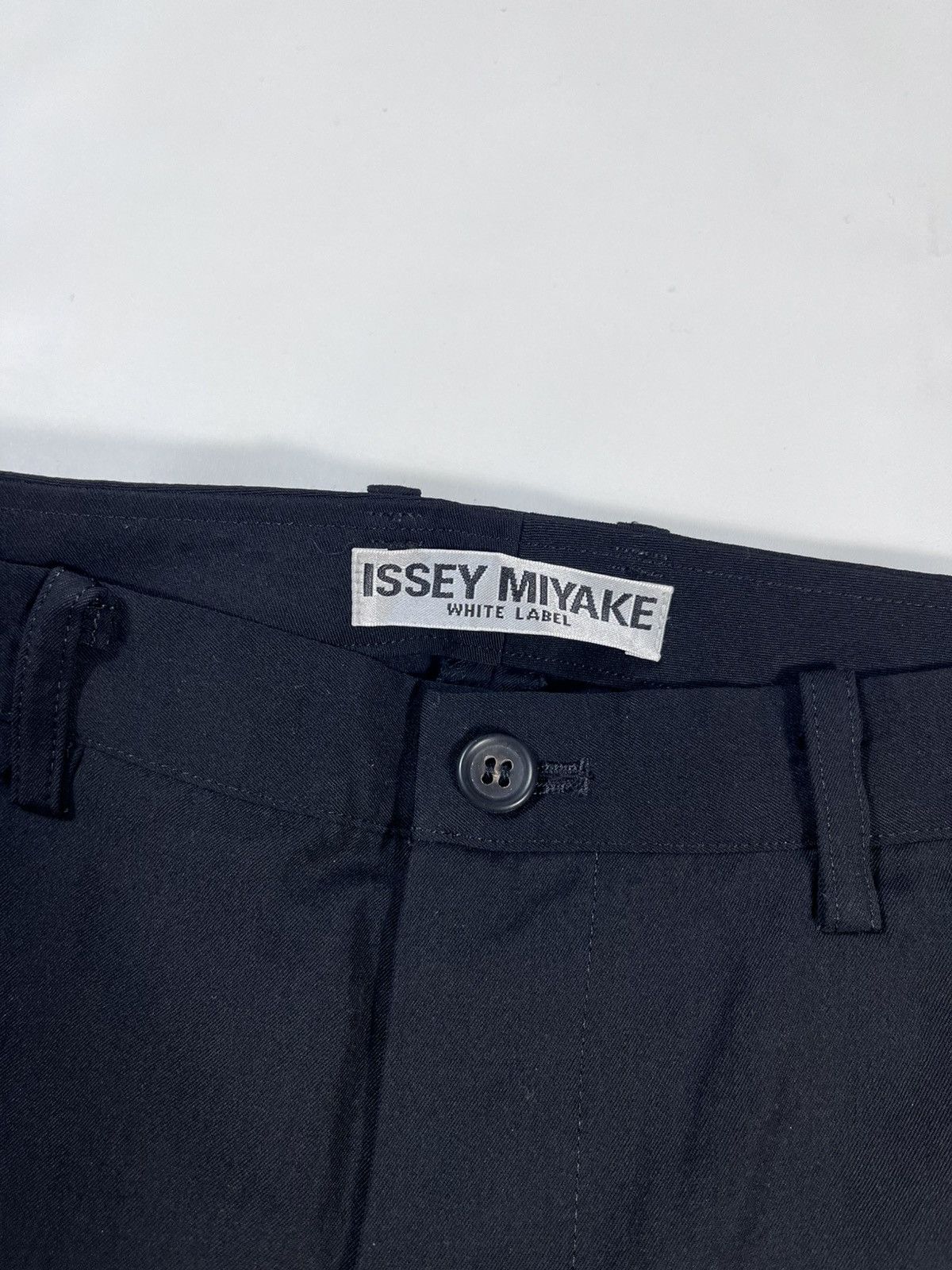 Issey Miyake ISSEY MIYAKE WHITE LABEL STRAIGHT PANTS Size 29" - 5 Thumbnail