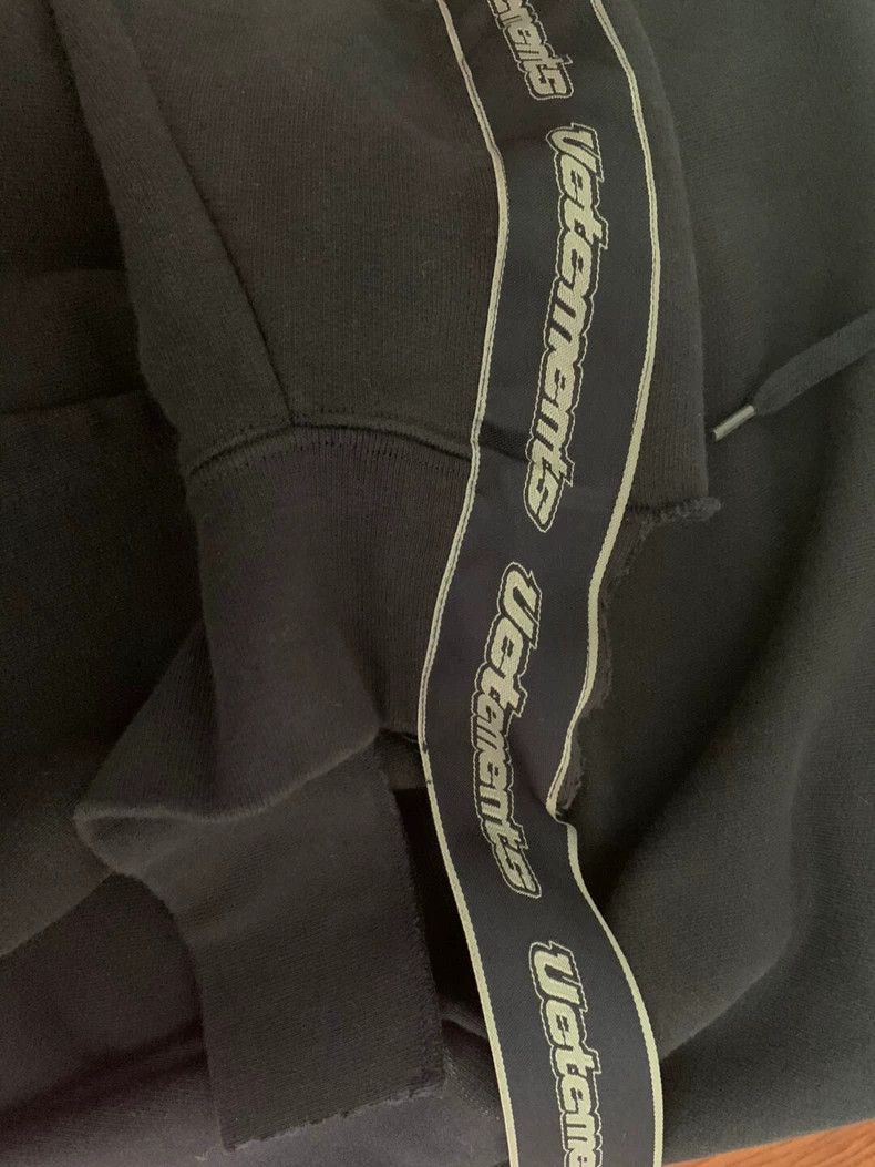 Vetements Vetements Navy Blue Ribbon Sweatshirt XS Size US XS / EU 42 / 0 - 5 Thumbnail