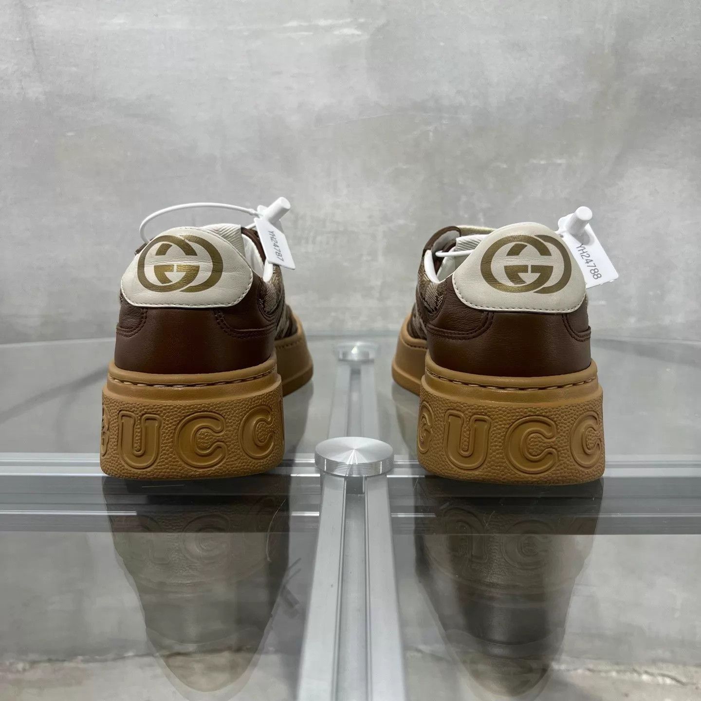 Gucci Gucci Brown GG biscuit shoe EUR 36 Size US 5.5 / IT 35.5 - 6 Thumbnail