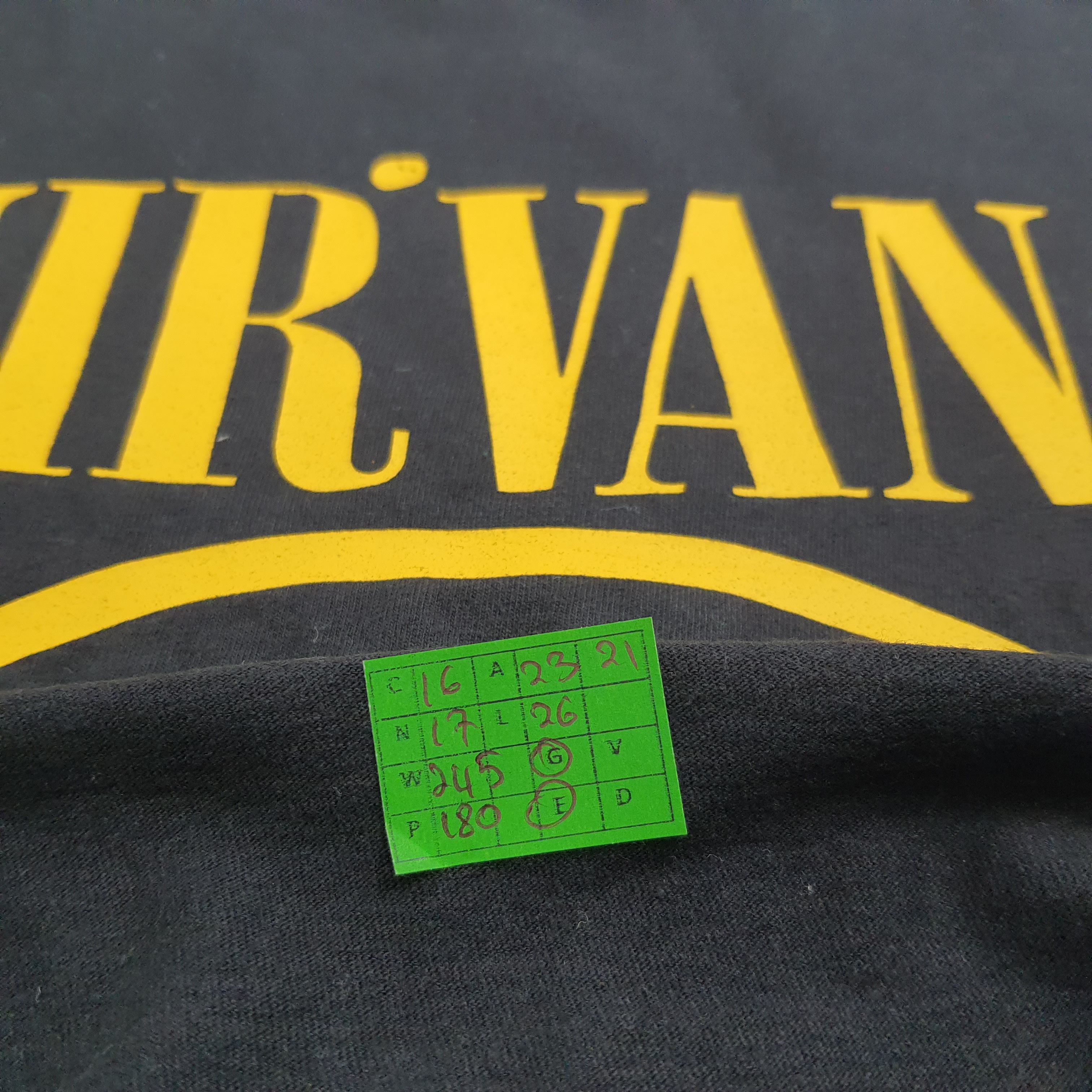 Band Tees × Nirvana Nirvana Nevermind T-shirt Size US XL / EU 56 / 4 - 6 Thumbnail