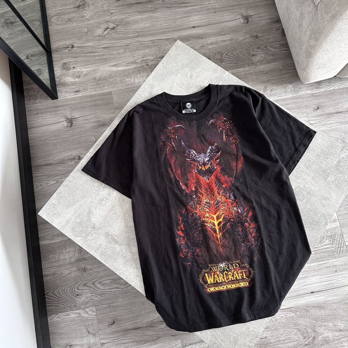 The Game Vintage 00s World Of Warcraft Cataclysm tee og y2k Deathwing Size US M / EU 48-50 / 2 - 4 Thumbnail