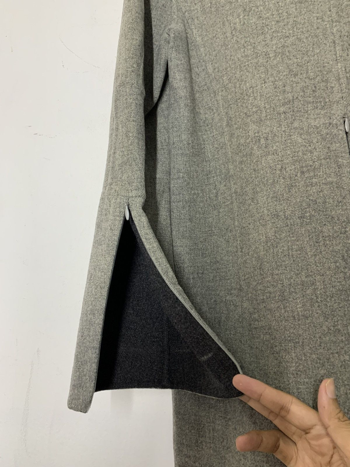 Costume National Costume National Minimalist Mid-Length Coat Made In Italy Size US S / EU 44-46 / 1 - 9 Thumbnail