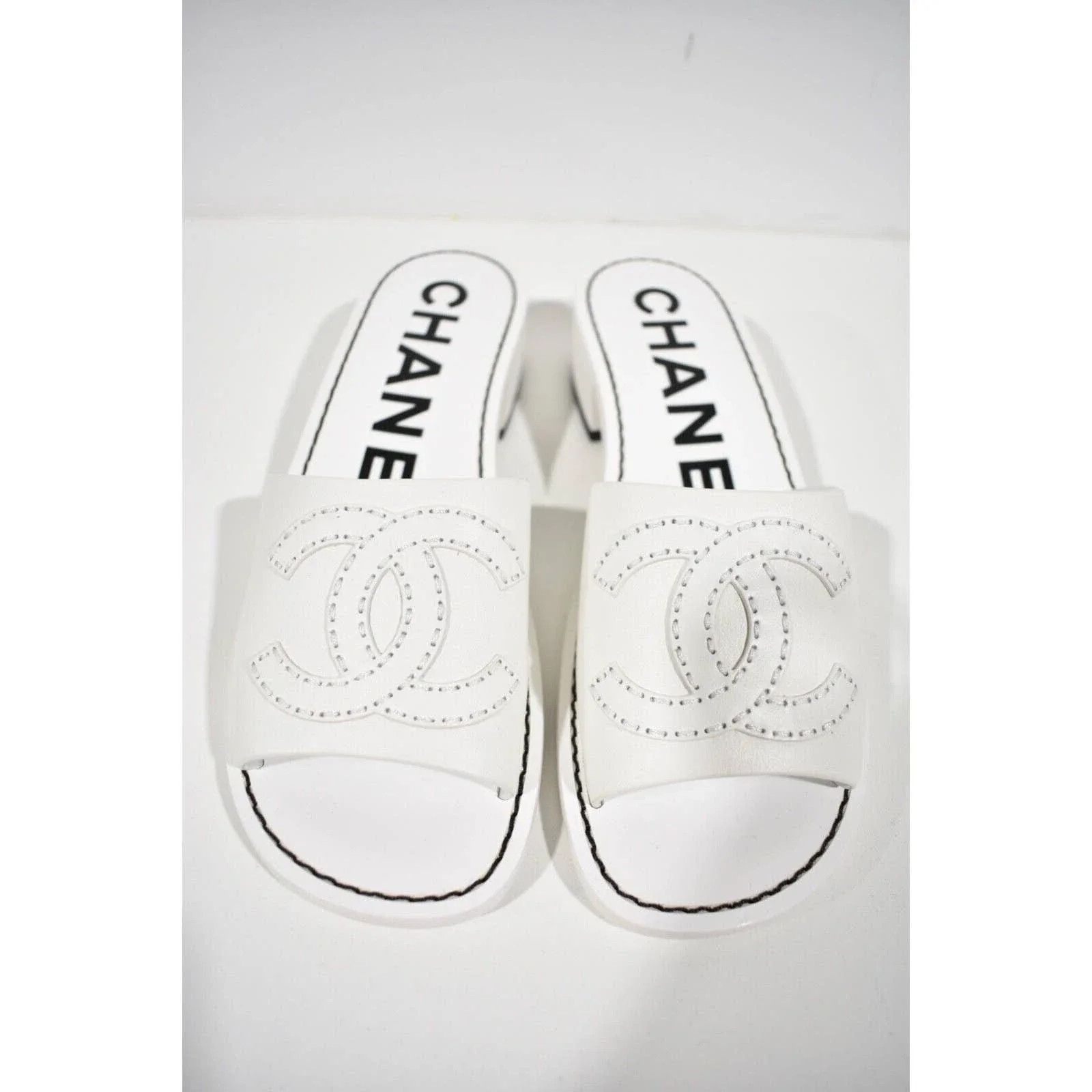 Chanel Chanel 22S White Calfskin Leather CC Logo Mules Slide Size US 10 / IT 40 - 8 Thumbnail