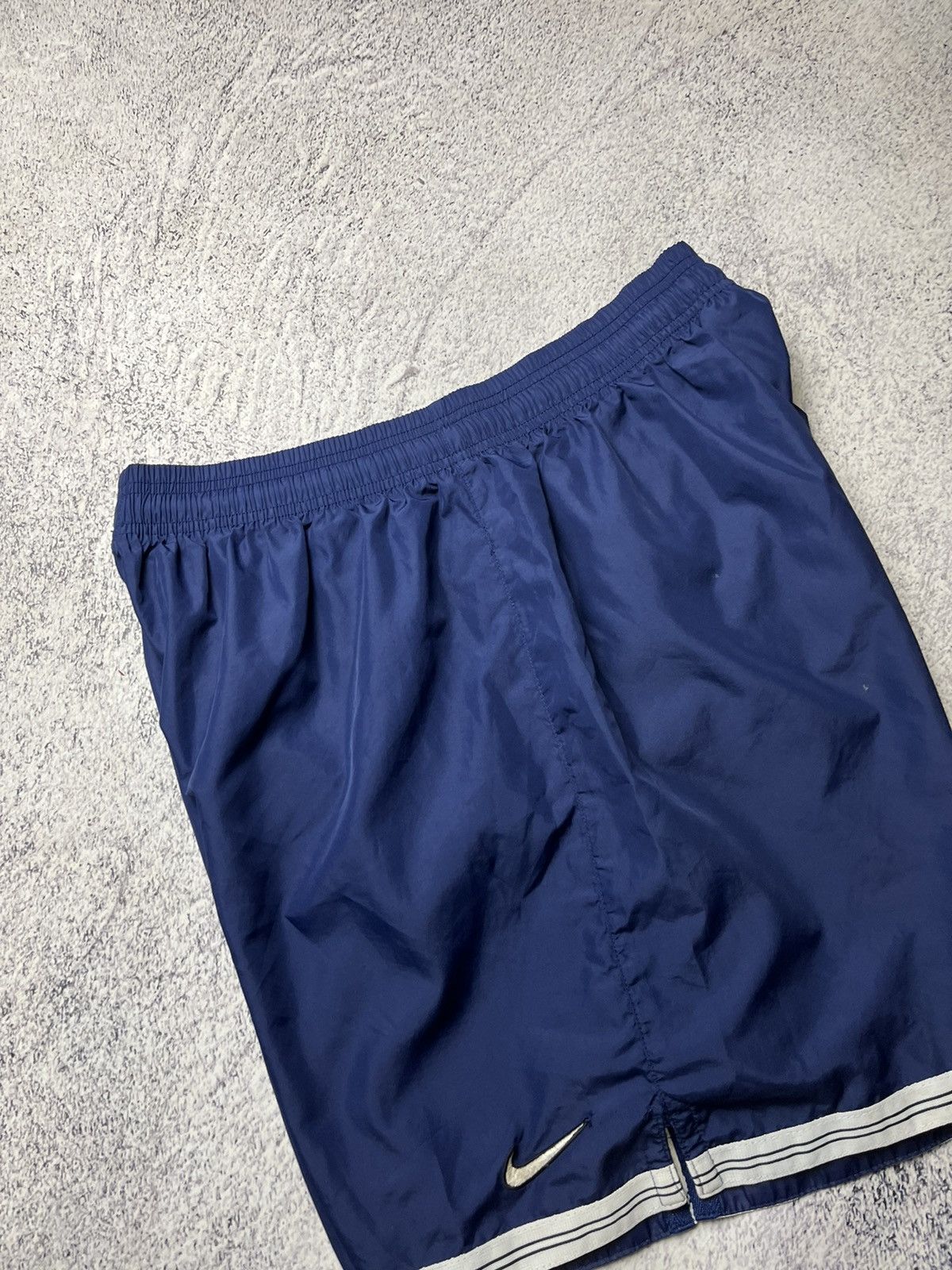 Nike Vintage Blue Nylon Shorts Nike Streetwear size XL Size US 36 / EU 52 - 9 Thumbnail