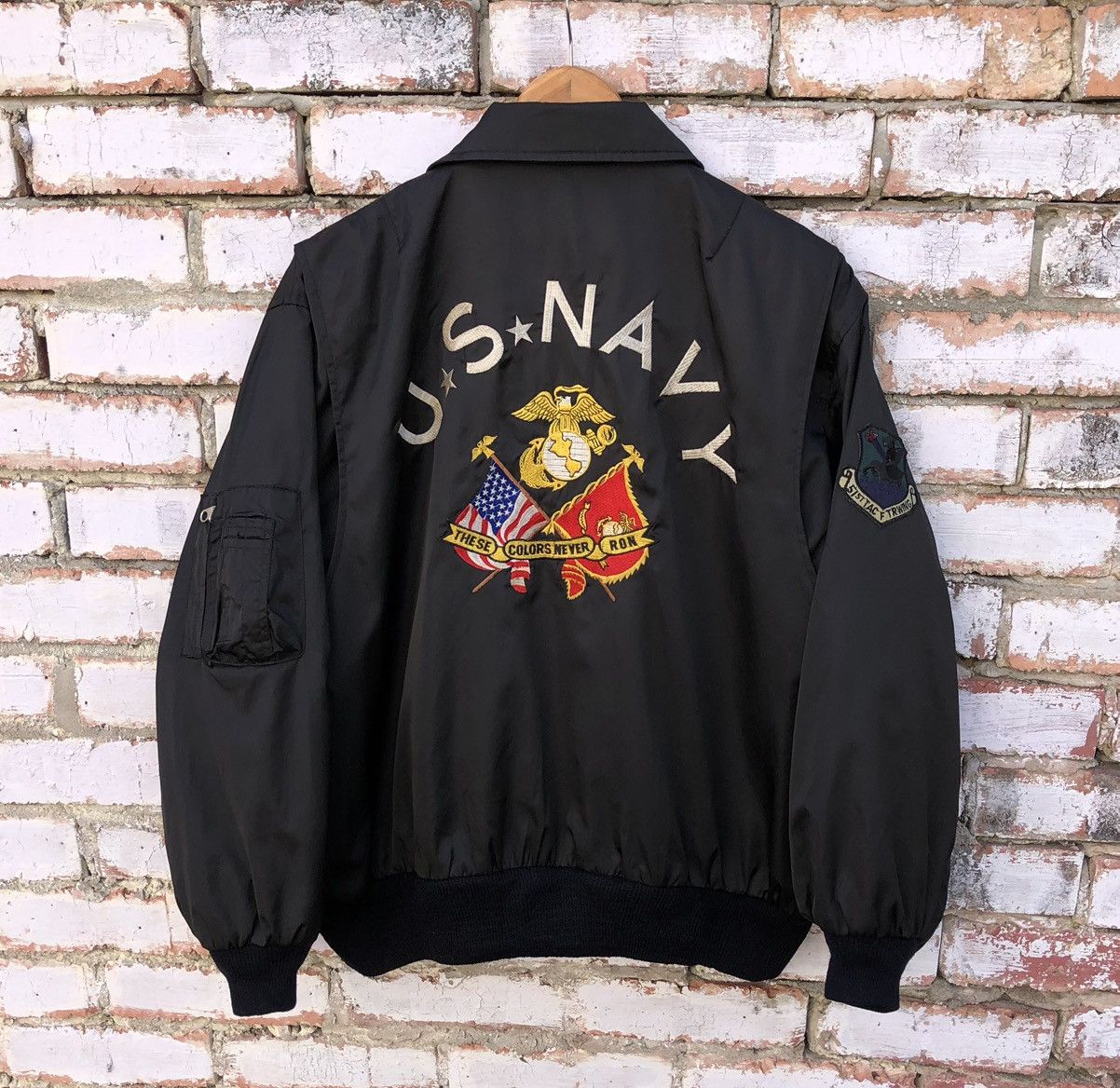 Vintage Vintage Us Navy Embroidery Big Logo Ma-1 Bomber Jacket Size US L / EU 52-54 / 3 - 1 Thumbnail