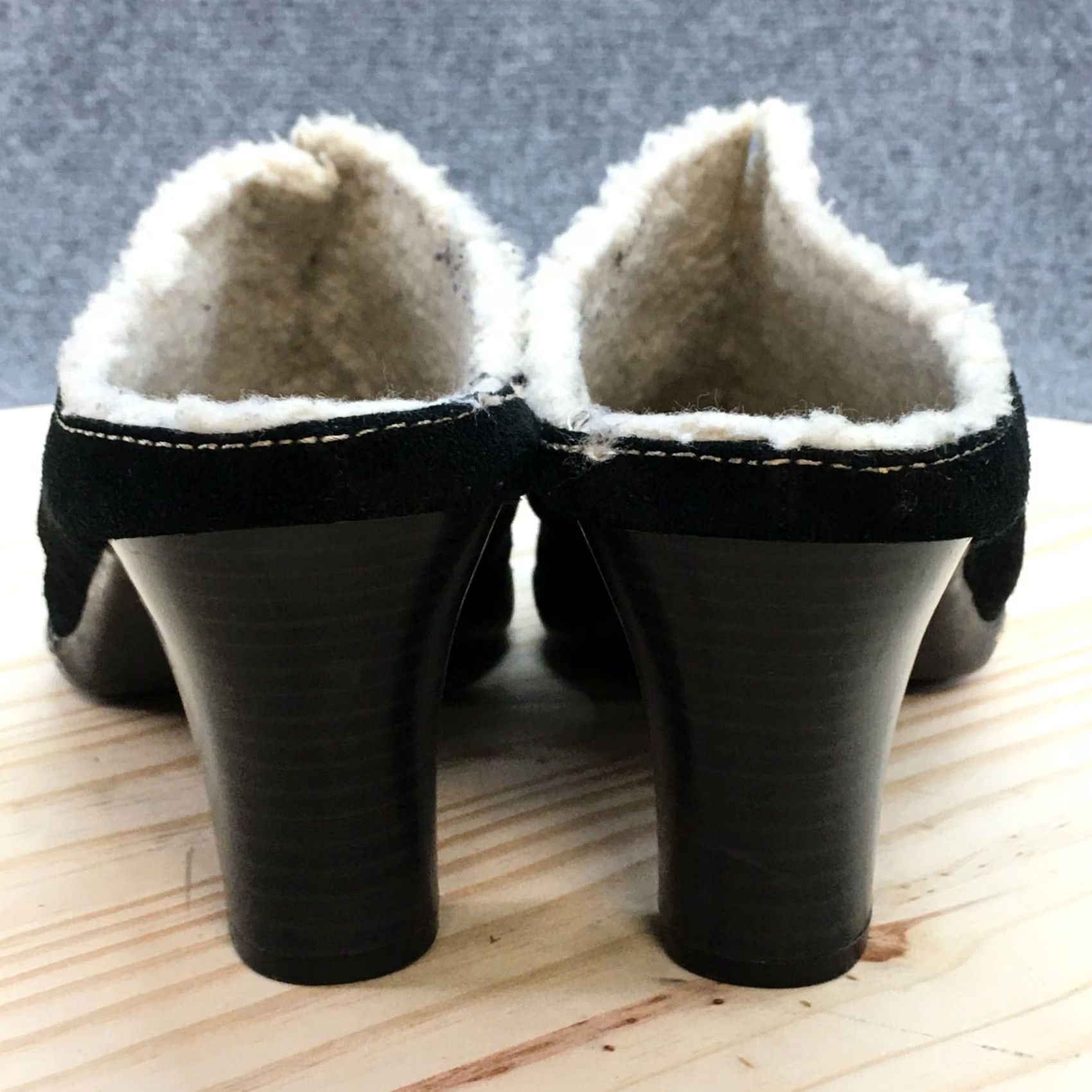 Vintage Aerosoles Sandals Womens 9.5 B Casual Slip On Lined Mules Black Suede Heels Size US 10 / IT 40 - 7 Thumbnail