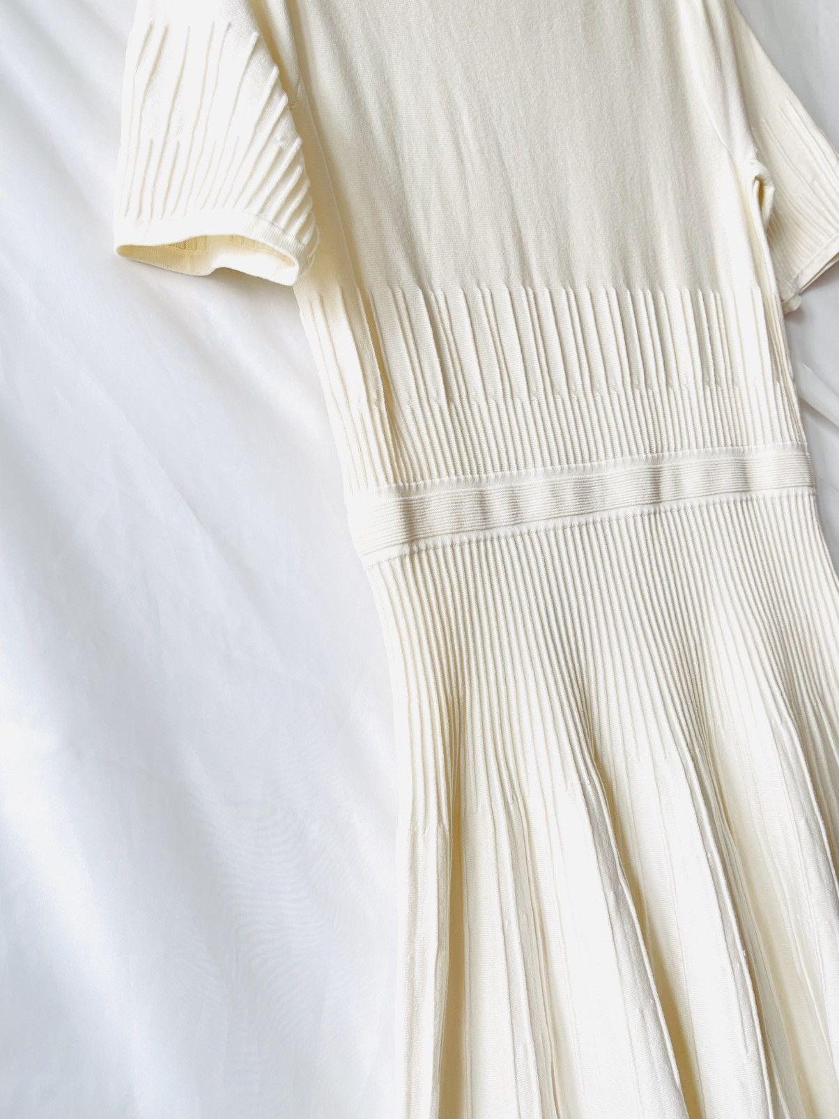 Hugo Boss Hugo Boss dress L white ecru midi cotton silk short sleeve Size L / US 10 / IT 46 - 2 Thumbnail