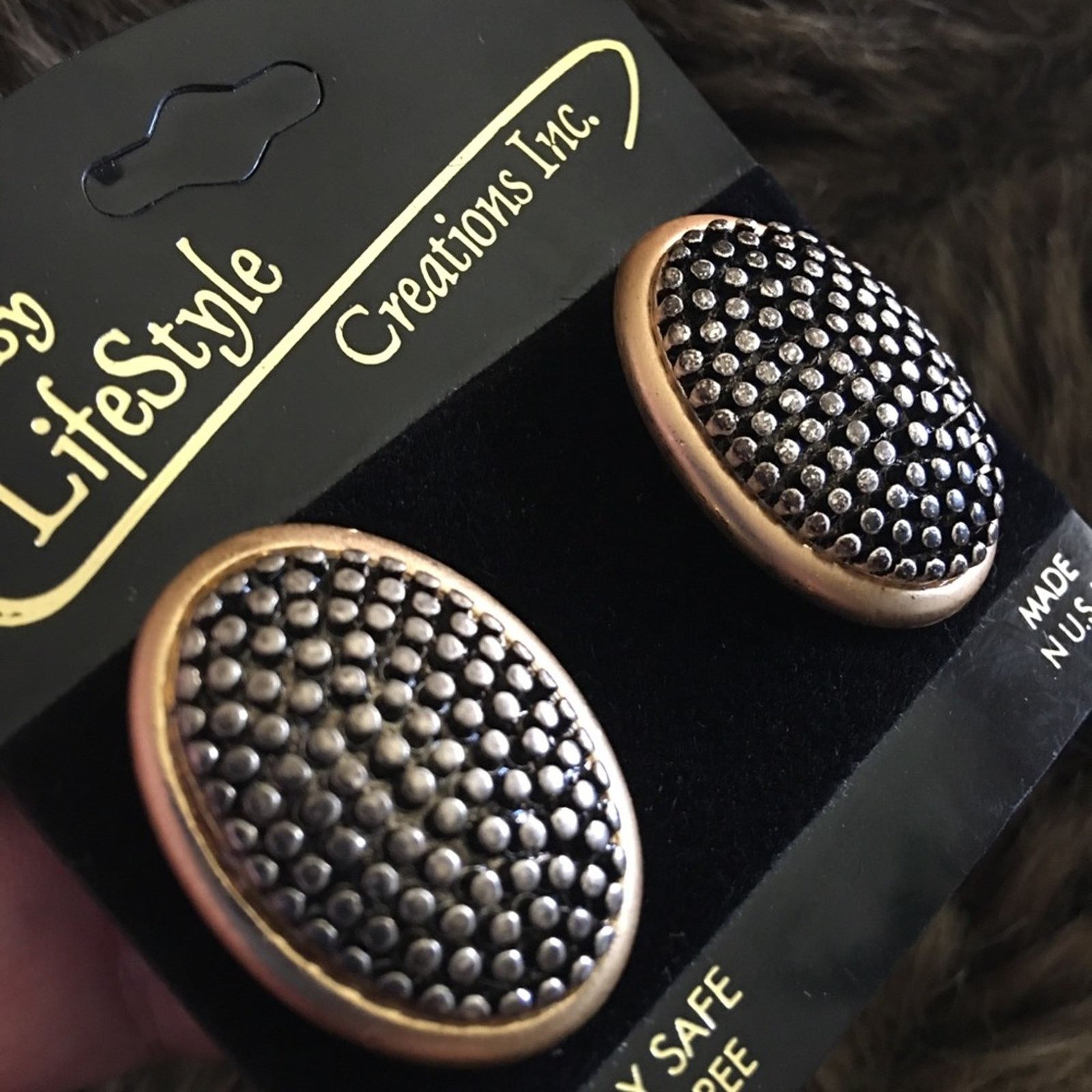 Jewelry Lifestyle Creations raised mesh clip on earrings Size ONE SIZE - 2 Thumbnail