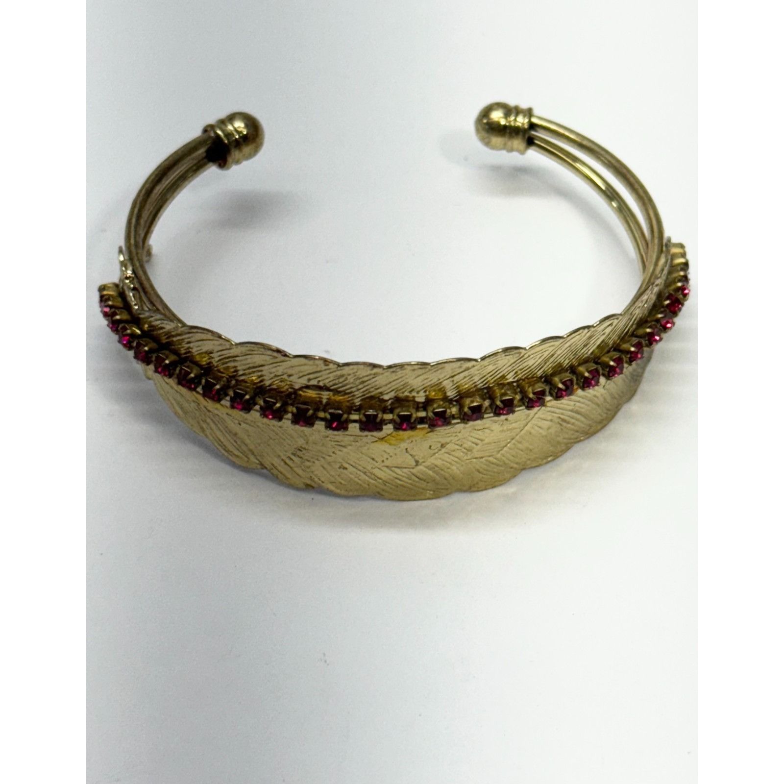 Vintage Vintage red rhinestone gold feather cuff bracelet Size ONE SIZE - 3 Thumbnail
