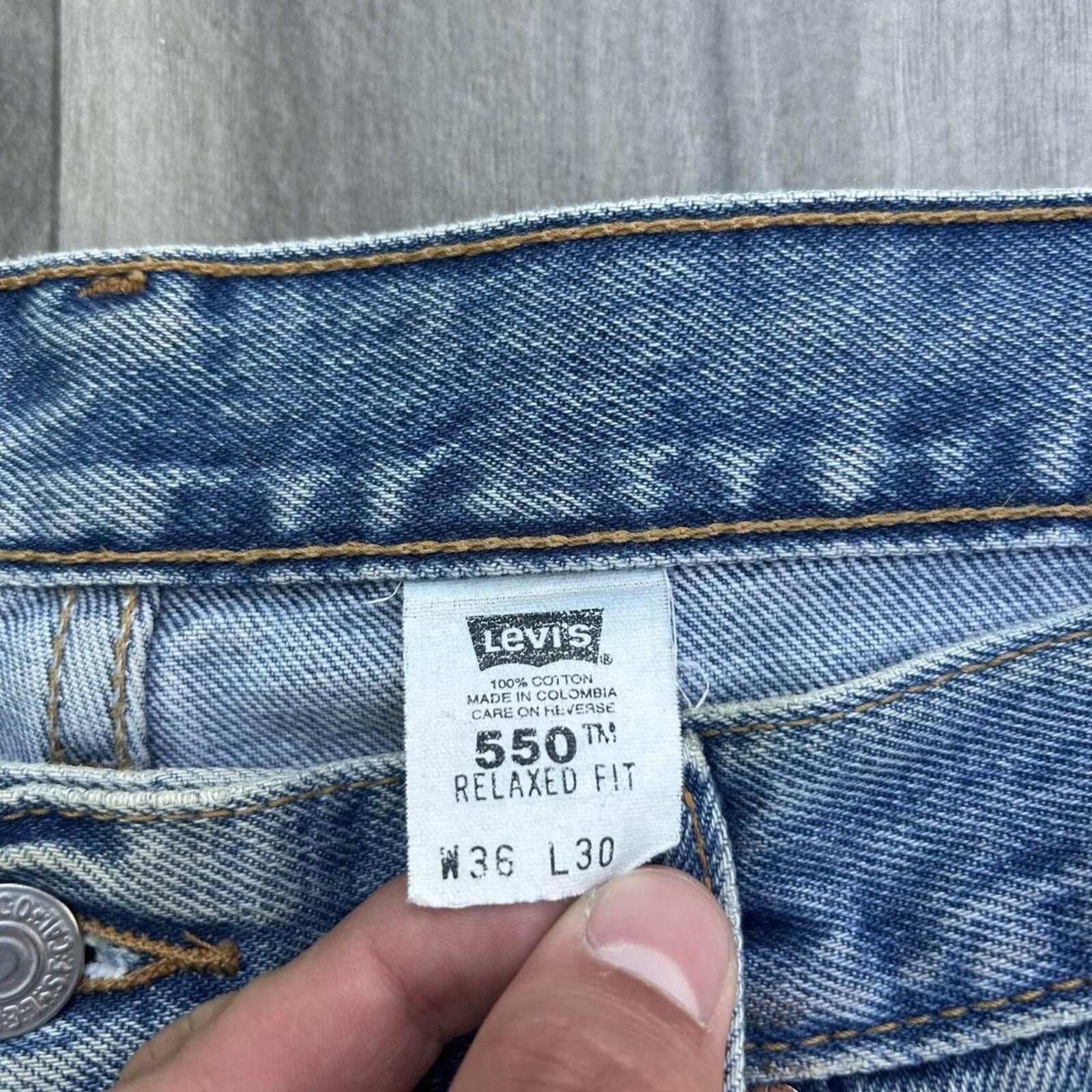 Levi's Vintage 90’s Levi’s 550 Lightwash Jeans Paper tag 36/30 Size US 36 / EU 52 - 5 Thumbnail