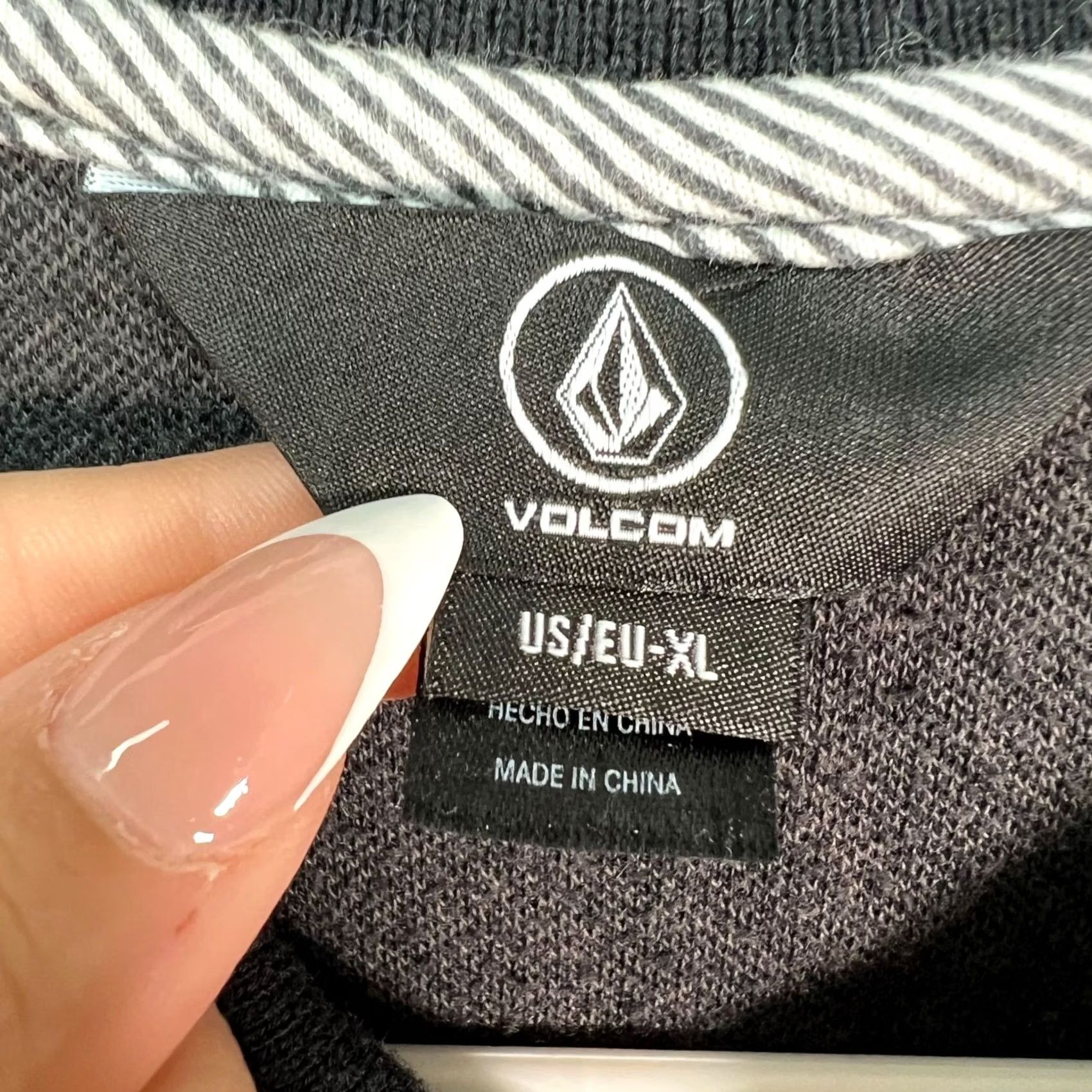 Volcom Volcom Polo Shirt XL Mens Gray Short Sleeve Cotton Blend Logo Button Collar Casual Summer, Spring Size US XL / EU 56 / 4 - 3 Thumbnail