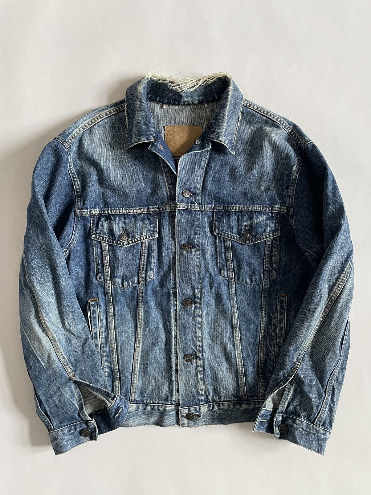 Balenciaga Balenciaga FW17 Oversized Back Logo Denim Jacket Size US M / EU 48-50 / 2 - 3 Thumbnail
