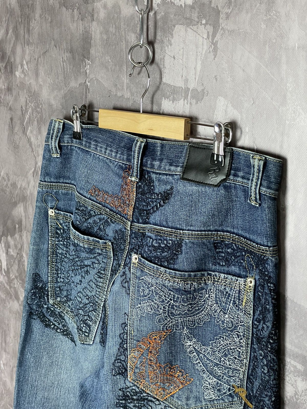Japanese Brand × Vintage Crazy vintage Y2K baggy embroidered Rocawear denim jeans Size US 34 / EU 50 - 6 Thumbnail