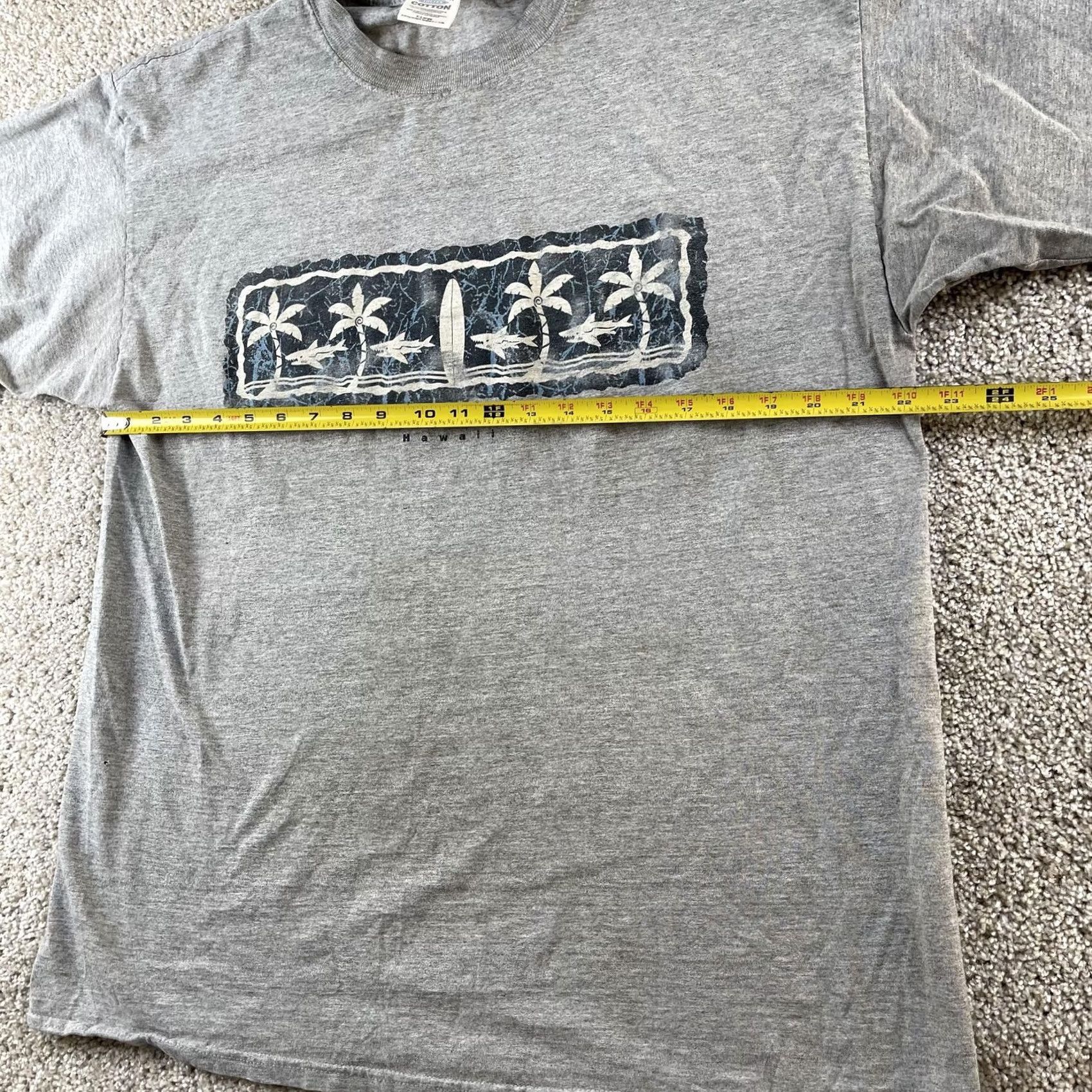 Tultex VINTAGE Waikiki Beach Hawaii Shirt Mens XL Gray Surf Palm Tree Cat Graphic Tee Size US XL / EU 56 / 4 - 7 Thumbnail