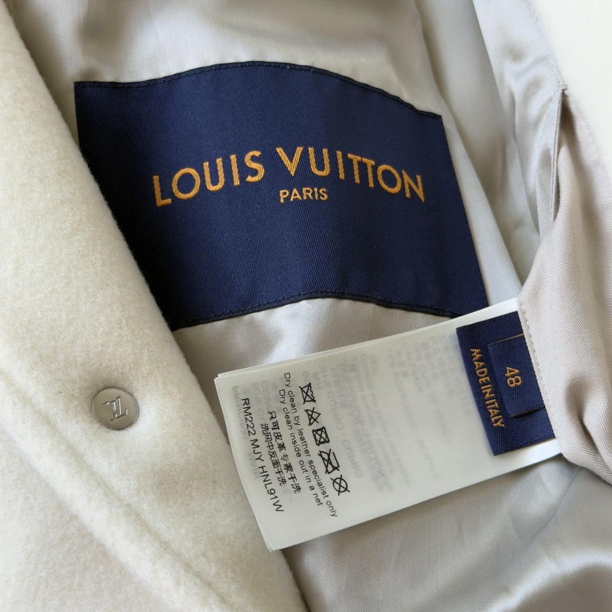 Louis Vuitton LOUIS VUITTON x VIRGIL ABLOH LEATHER VARSITY JACKET Size US M / EU 48-50 / 2 - 8 Thumbnail