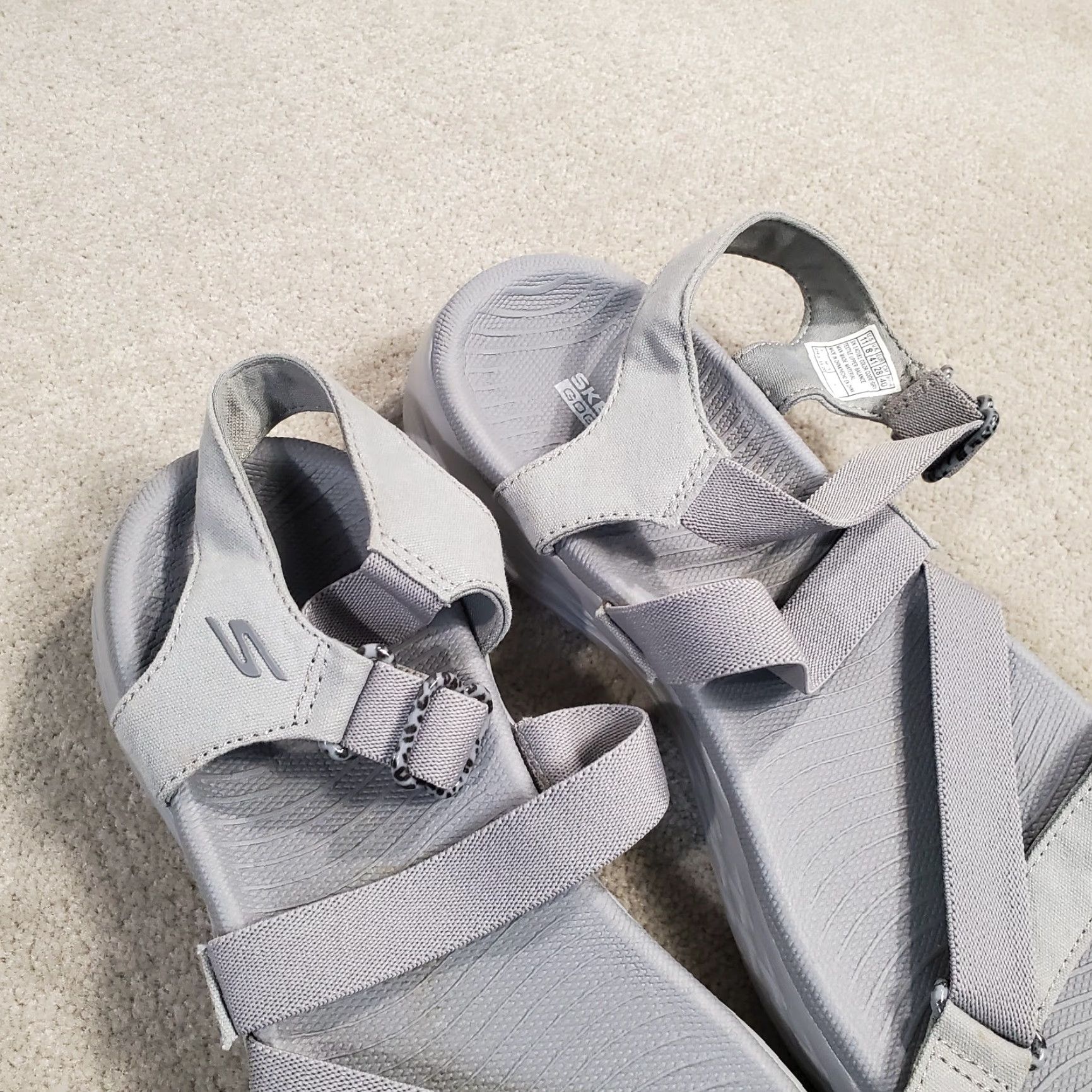 SKECHERS Skechers Goga Mat Sandals Womens 11 Gray Buckle Casual Comfort Walking Open Toe Flat Sandal Shoes Size US 11 / IT 41 - 3 Thumbnail