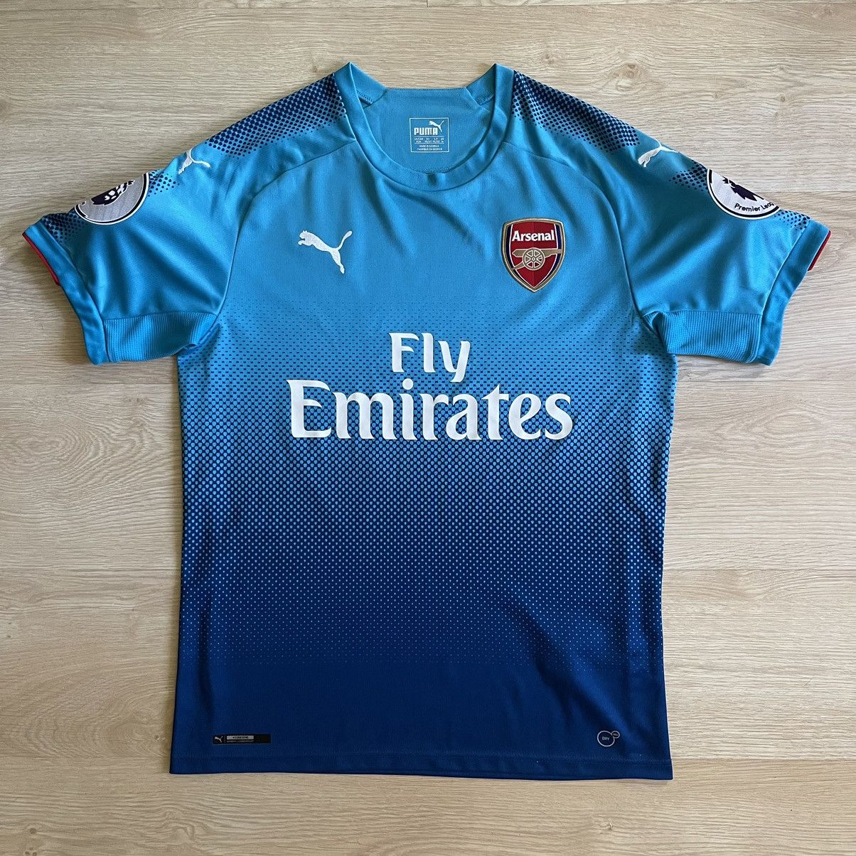 Puma Soccer Jersey Vintage ARSENAL PUMA 2017 2018 FOOTBALL AWAY JERSEY 11 OZIL Grailed